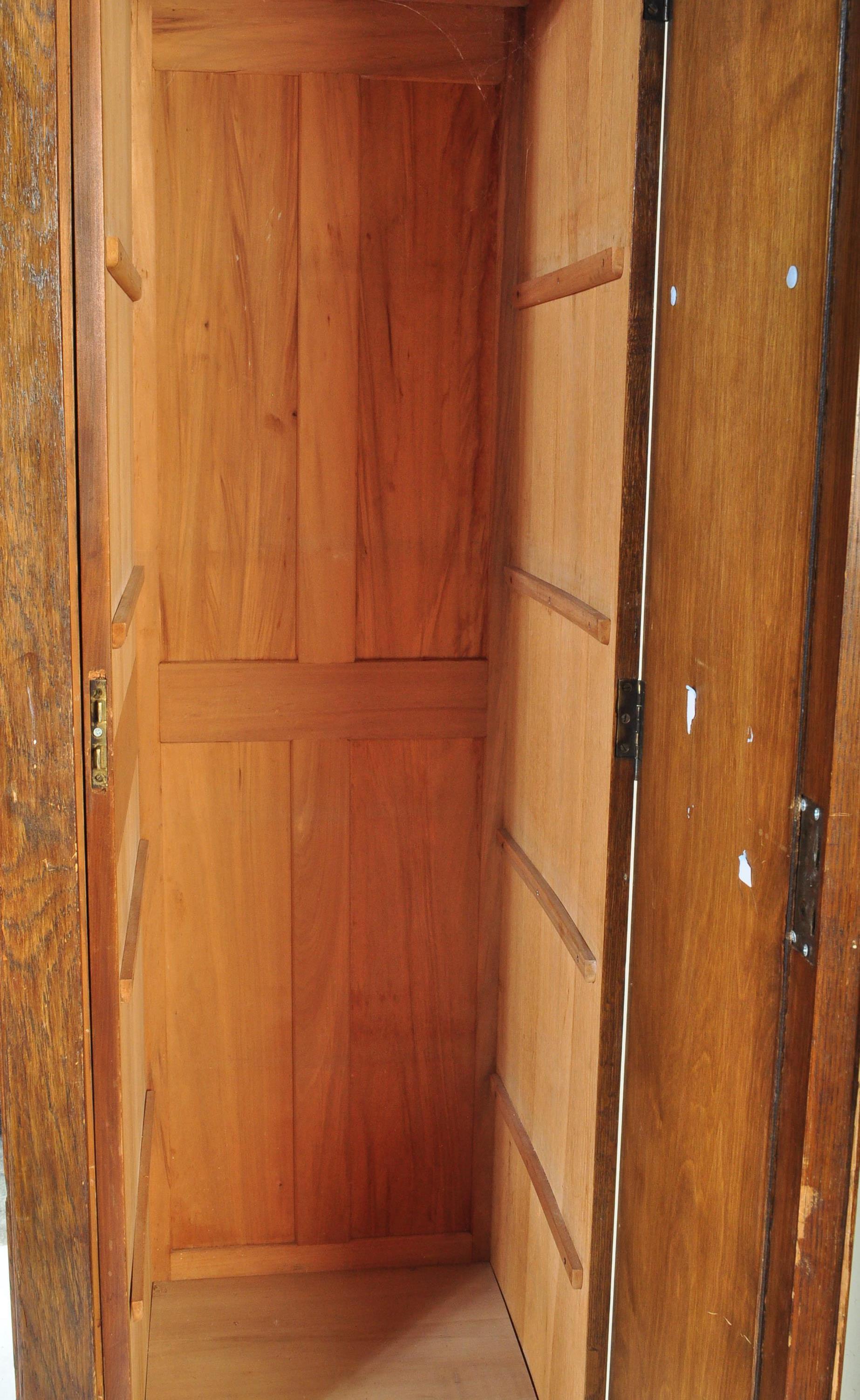 VICTORIAN 19TH CENTURY OAK WARDROBE - Image 4 of 5