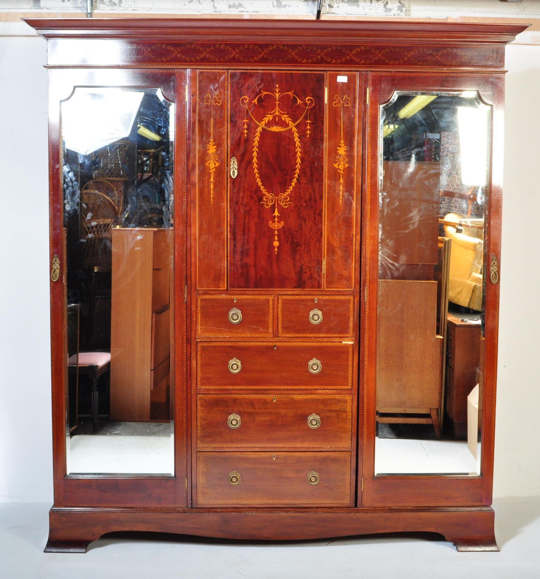 EDWARDIAN MAHOGANY INLAID TRIPLE WARDROBE COMPACTUM