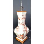 20TH CENTURY CHINESE CERAMIC TABLE LAMP