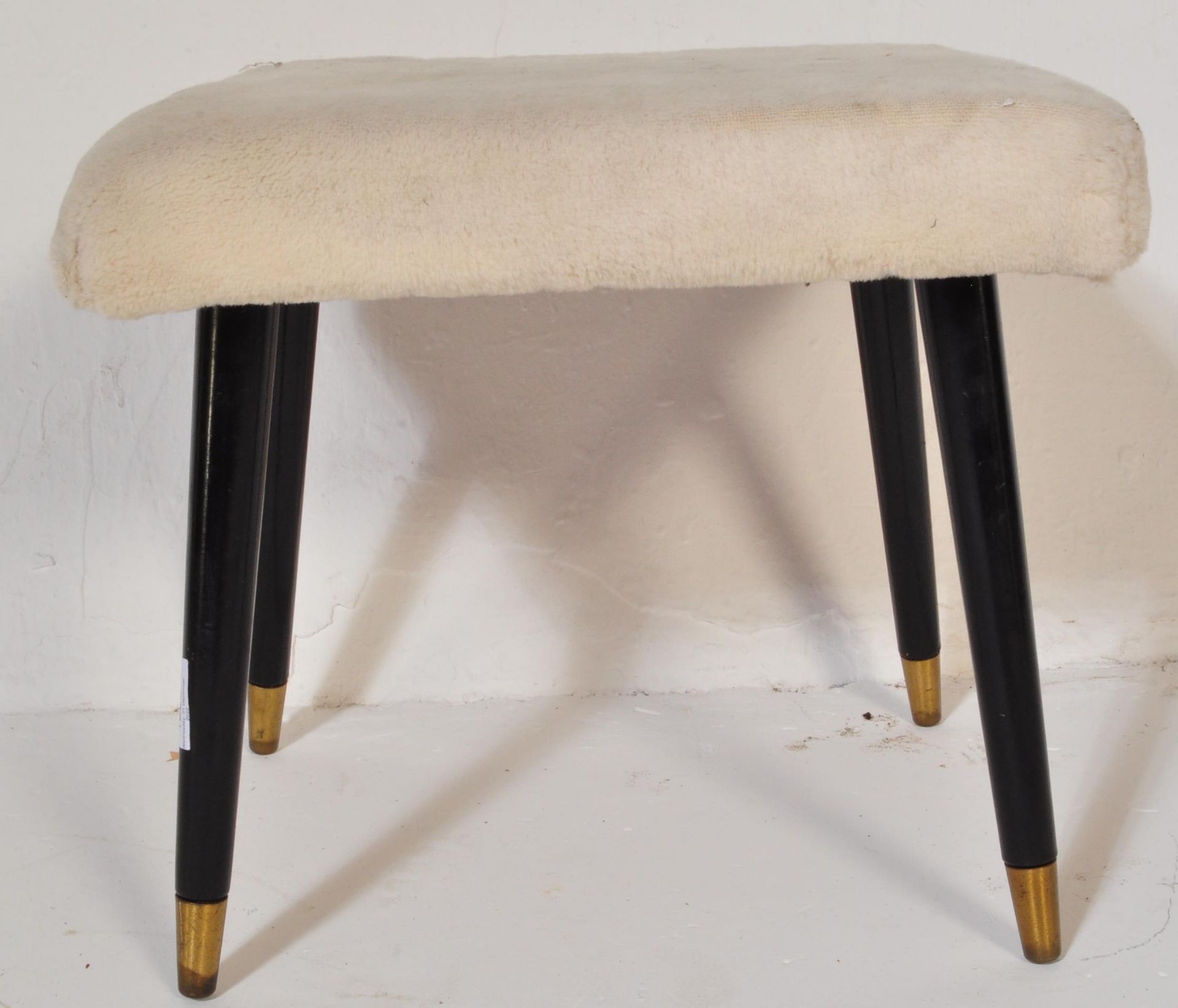 MID CENTURY FAUX WOOL UPHOLSTERED FOOTSTOOL OTTOMAN - Image 2 of 4