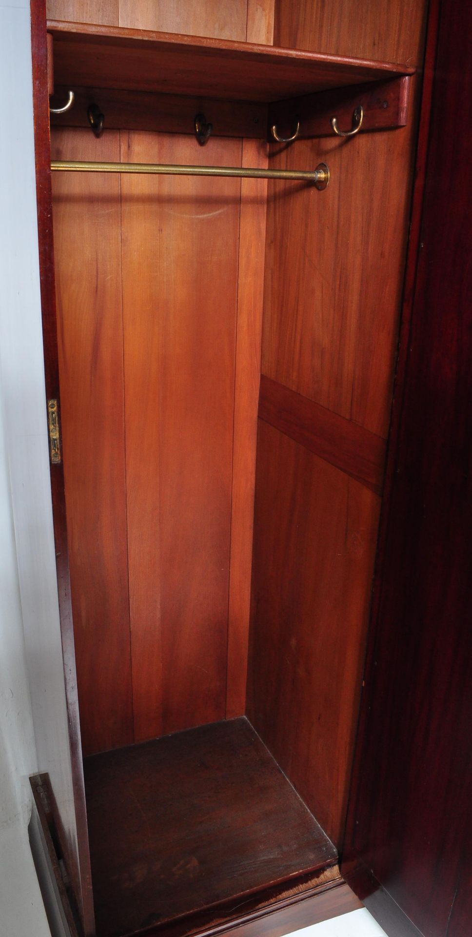 EDWARDIAN MAHOGANY INLAID TRIPLE WARDROBE COMPACTUM - Image 5 of 6