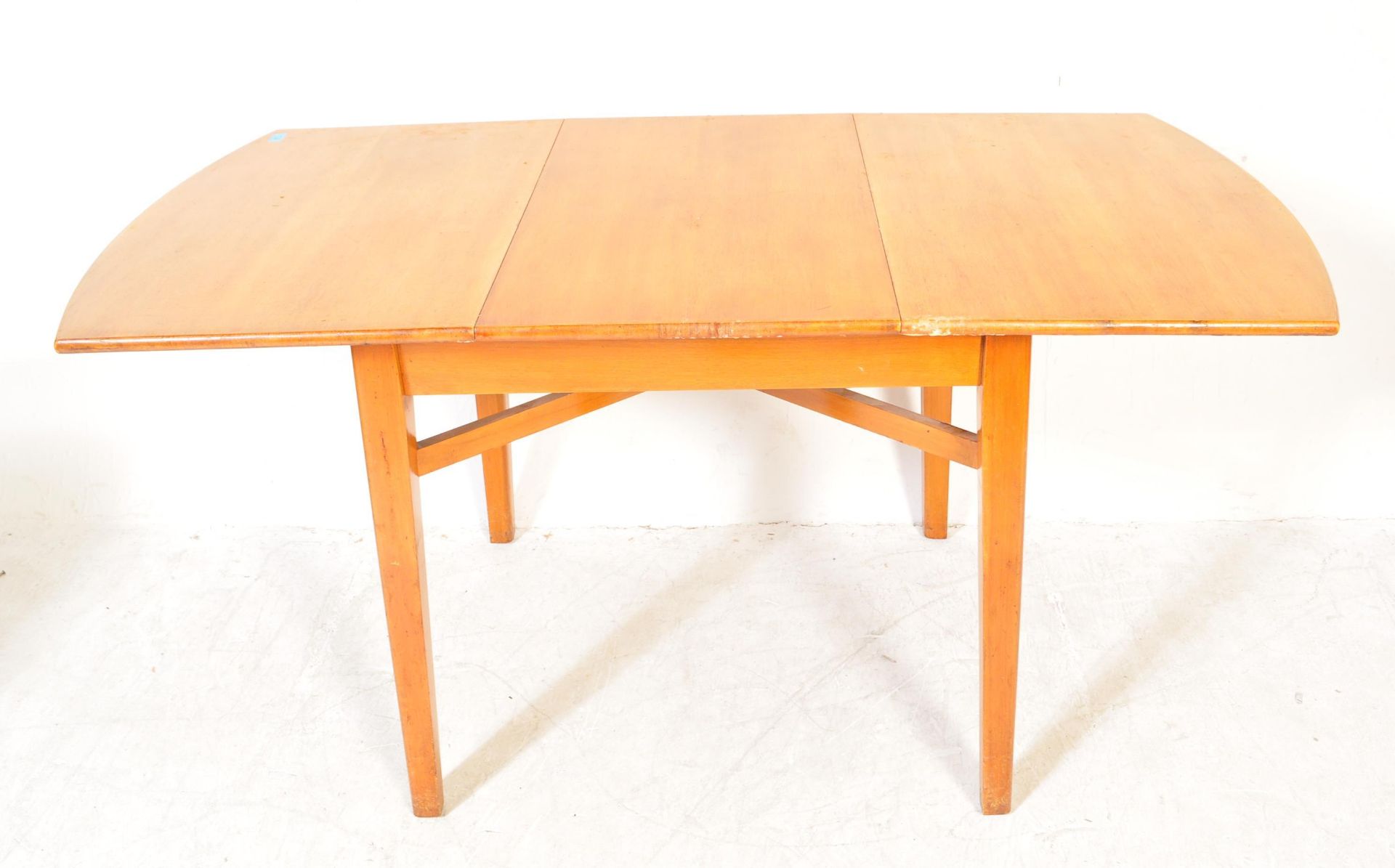 RETRO MID CENTURY TEAK WOOD EXTENDING DINING TABLE - Image 3 of 5