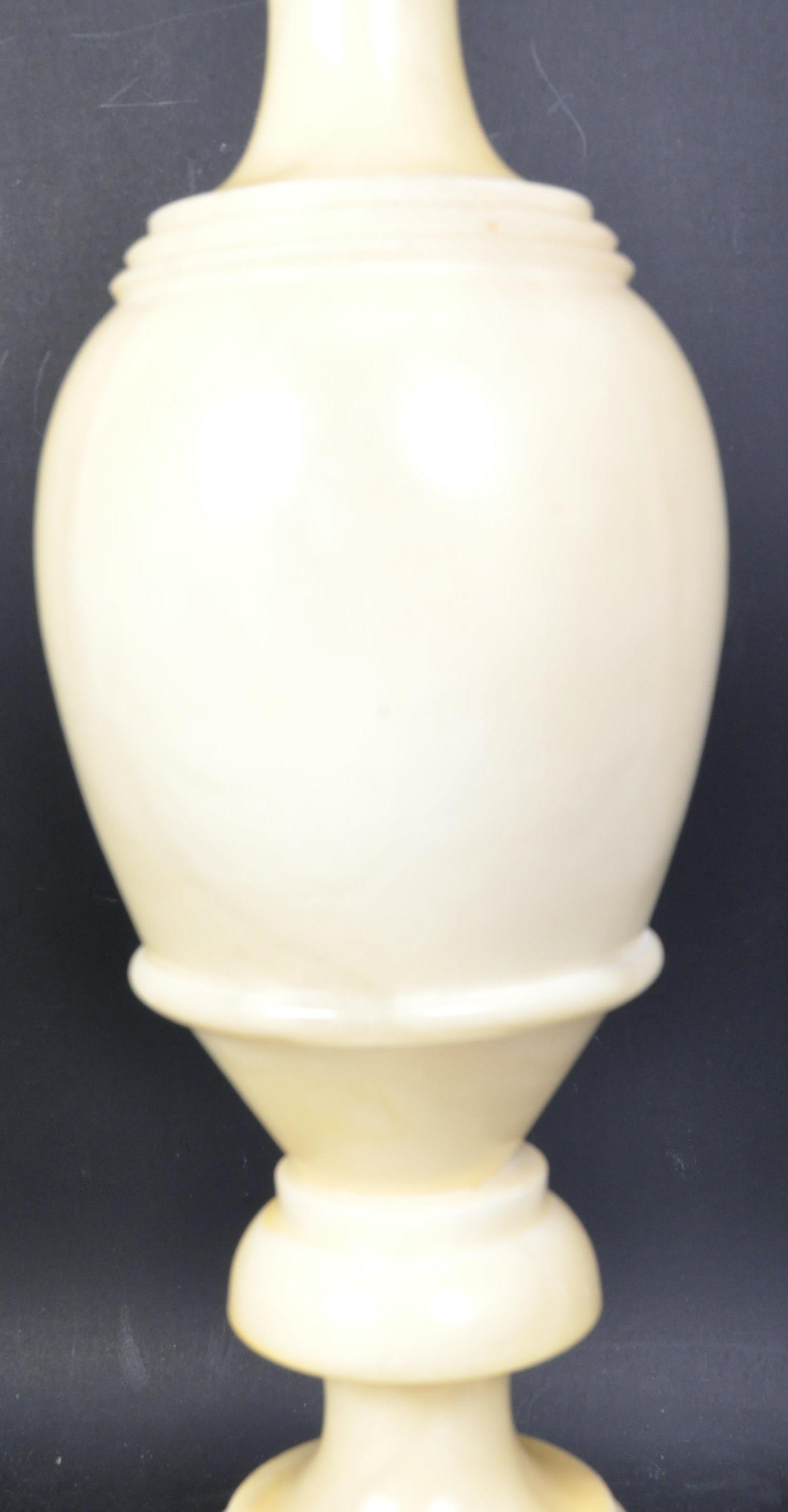 20TH CENTURY VINTAGE WHITE MARBLE TABLE LAMP - Image 3 of 5