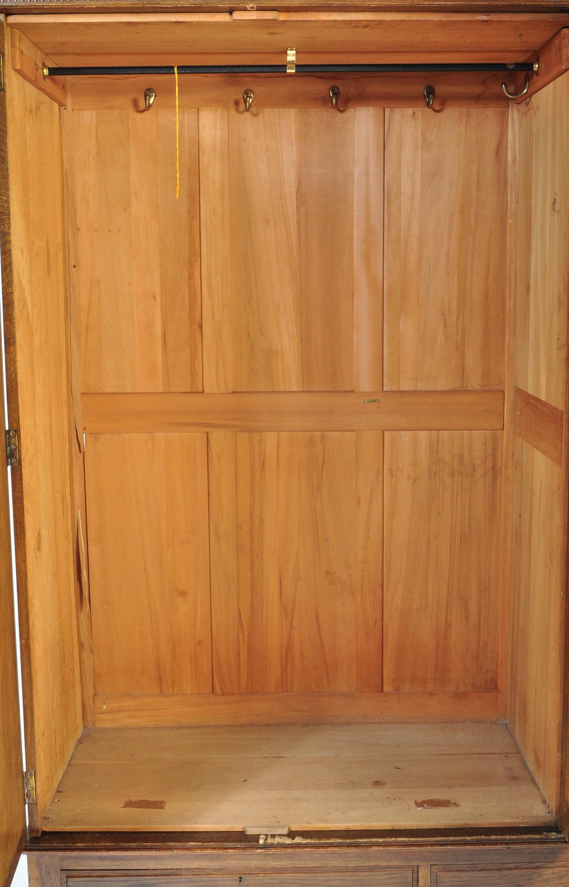 VICTORIAN 19TH CENTURY OAK WARDROBE - Image 2 of 5