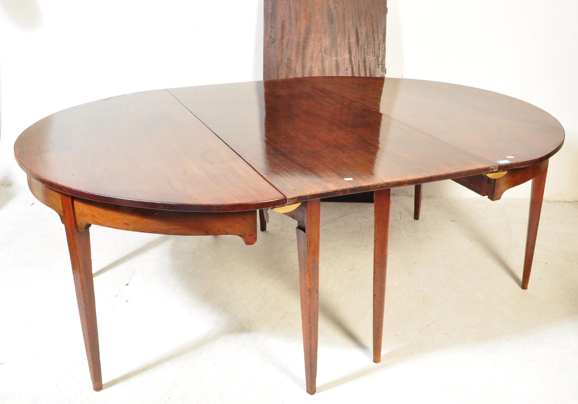 19TH CENTURY GEORGE III D END EXTENDING DINING TABLE - Bild 2 aus 6