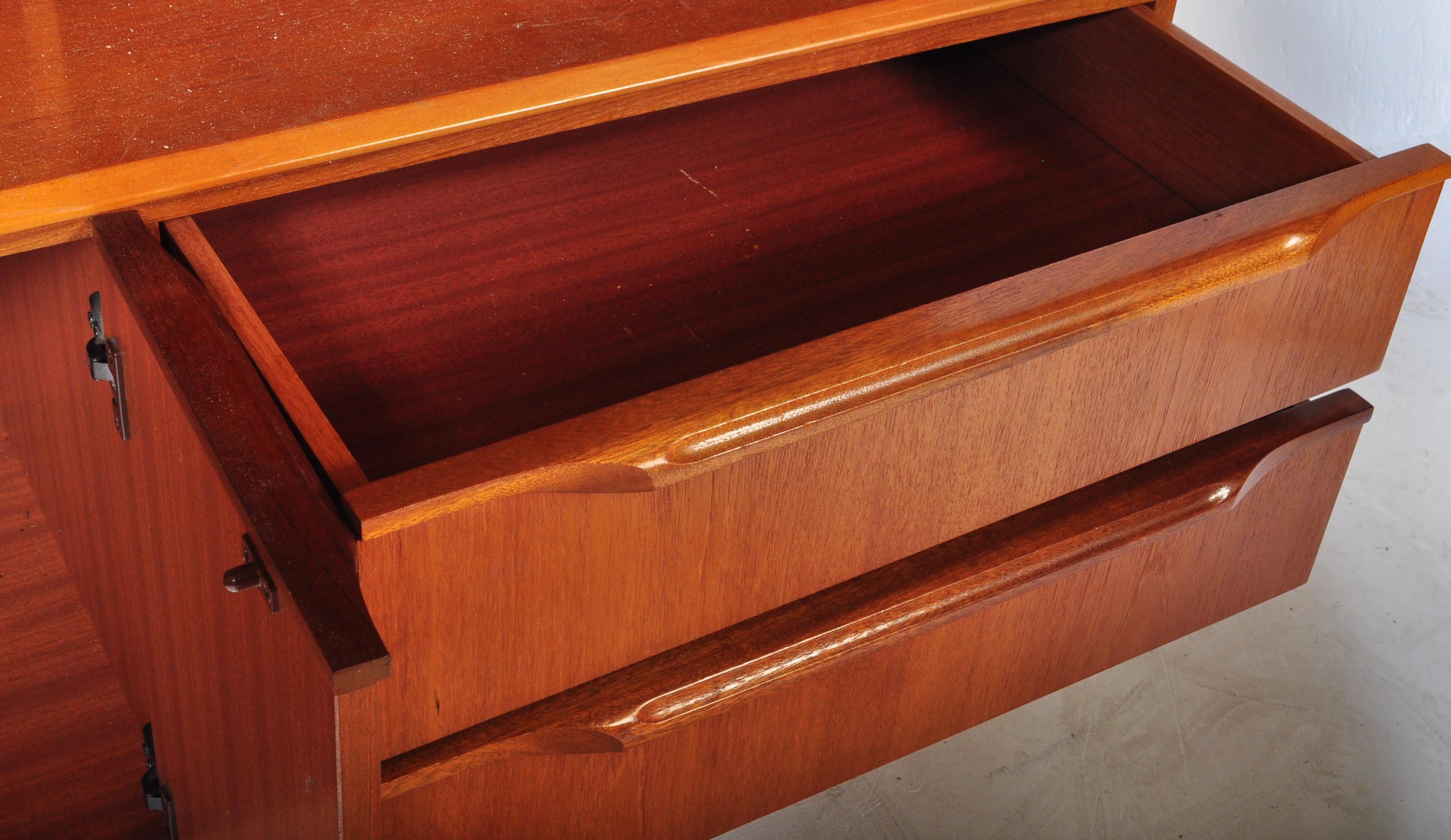 RETRO VINTAGE TEAK WOOD DISPLAY CABINET UNIT - Image 3 of 5