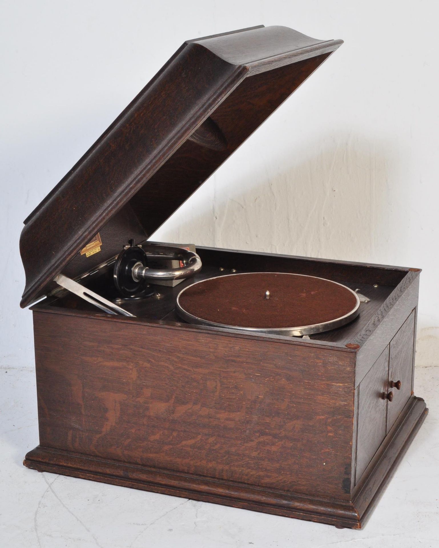 1920'S OAK CASED TABLE TOP GRAMAPHONE BY HMV