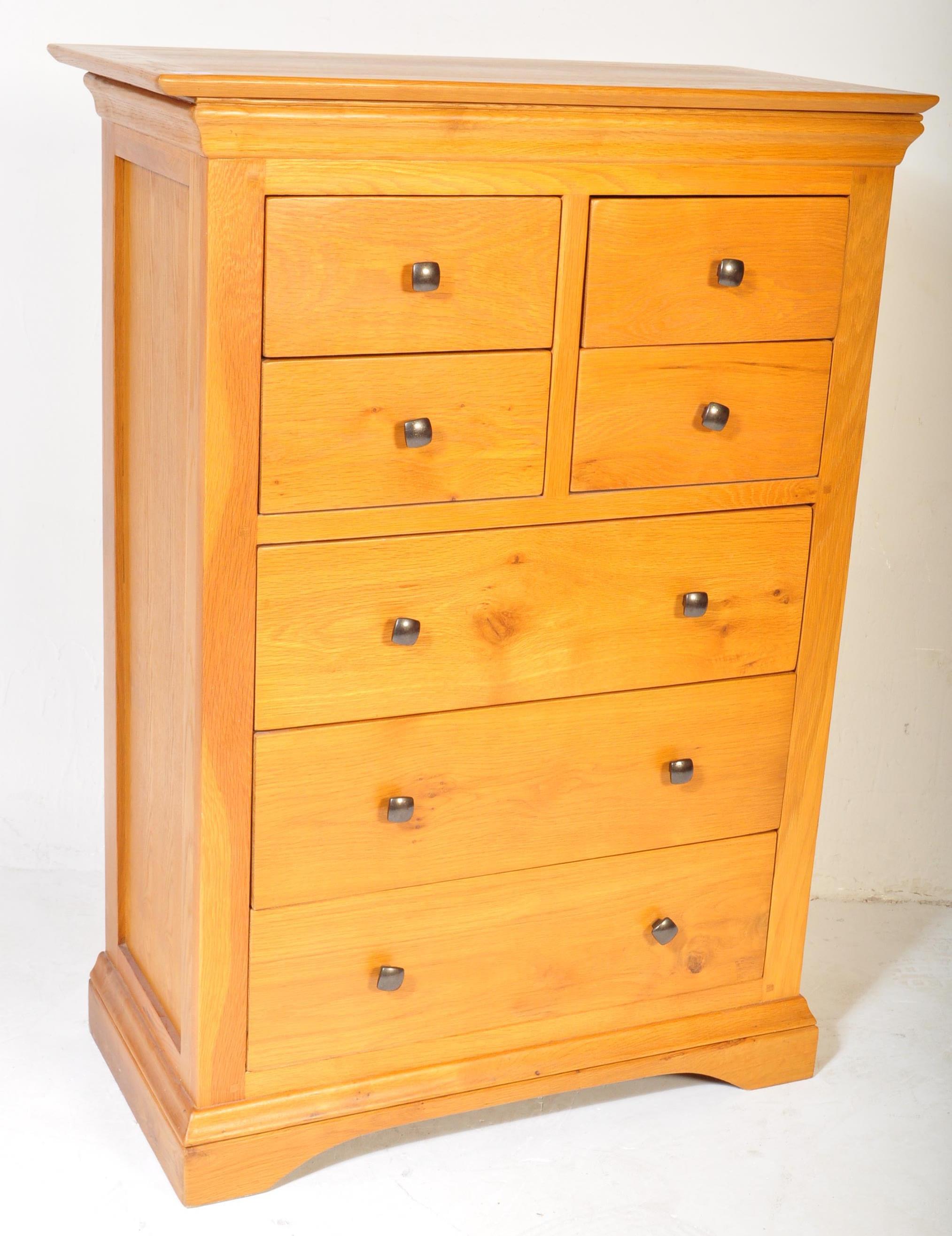 CONTEMPORARY OAK FURNITURE LAND CHEST OF DRAWERS - Image 2 of 5