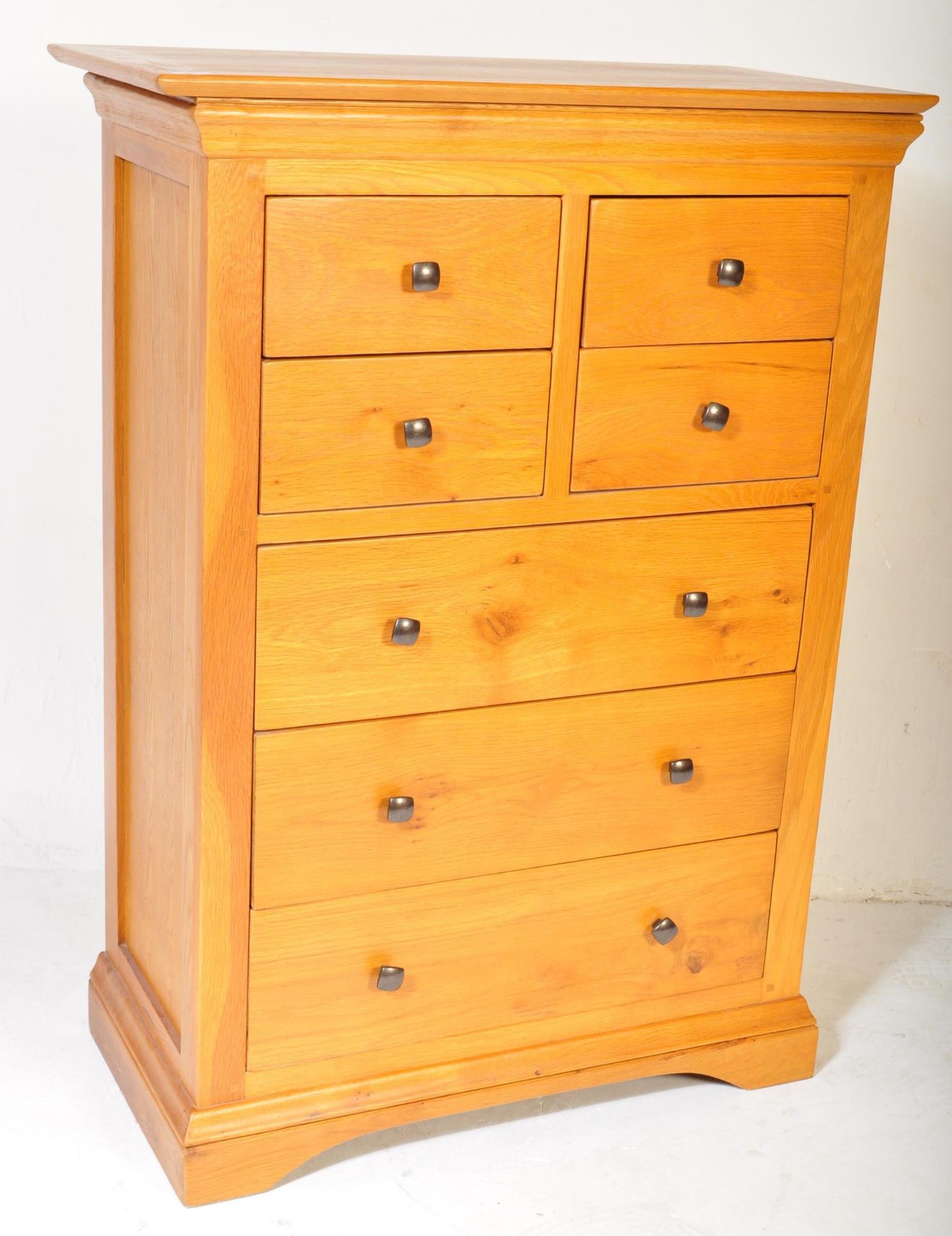 CONTEMPORARY OAK FURNITURE LAND CHEST OF DRAWERS - Image 2 of 5