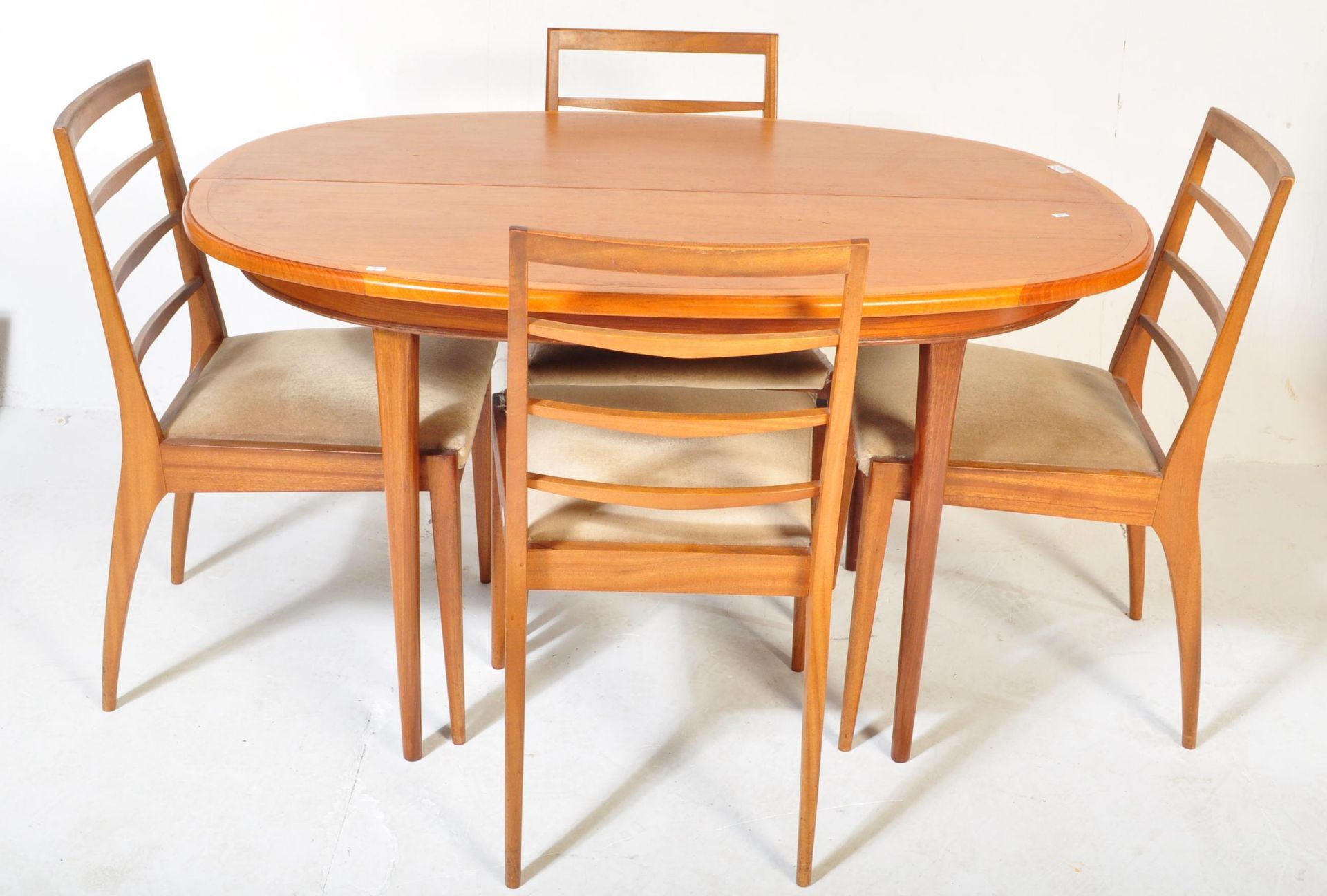 MID 20TH CENTURY TEAK DINING TABLE & FOUR CHAIRS - Image 2 of 5