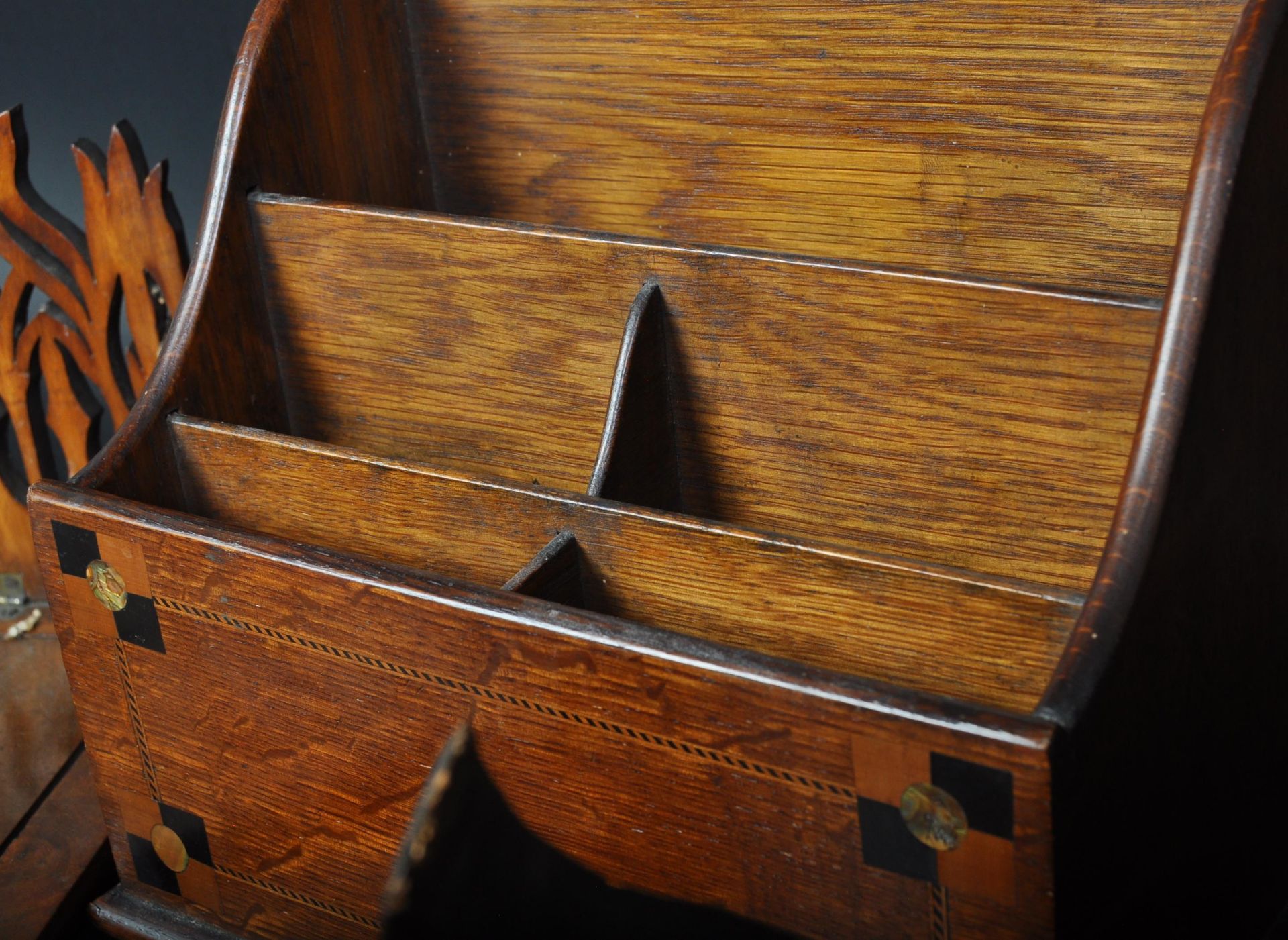 VICTORIAN OAK INLAID DESK TIDY AND FISH BOOKENDS - Image 5 of 6