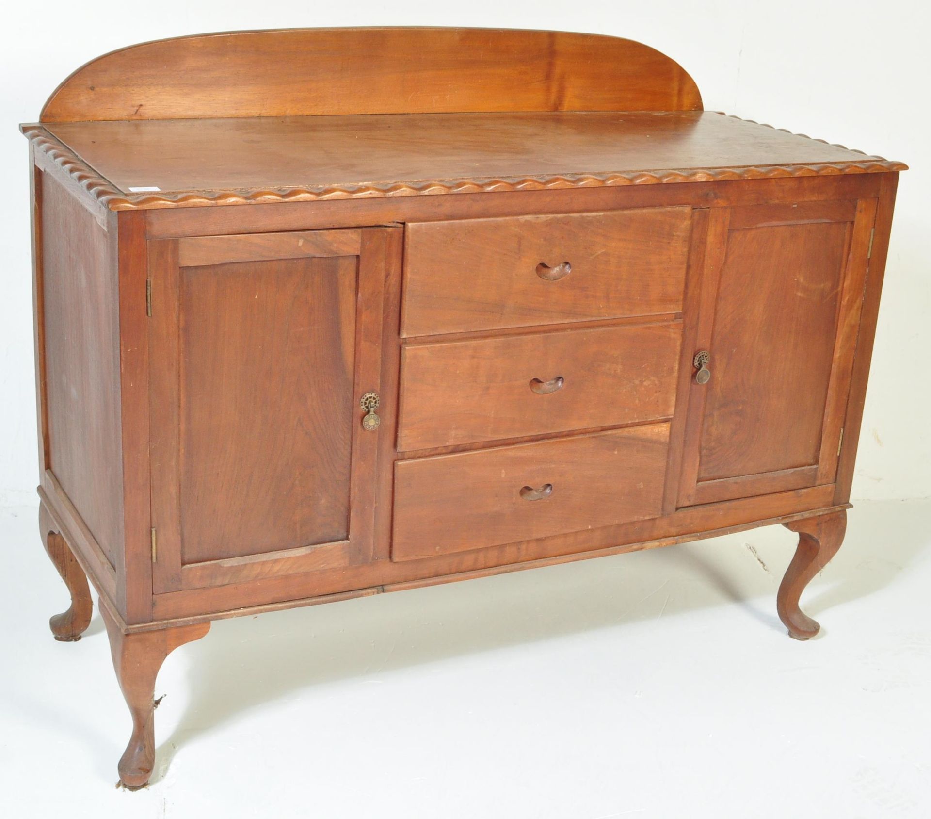 EARLY 20TH CENTURY SOUTH AFRICAN SIDEBOARD CREDENZA - Image 2 of 5