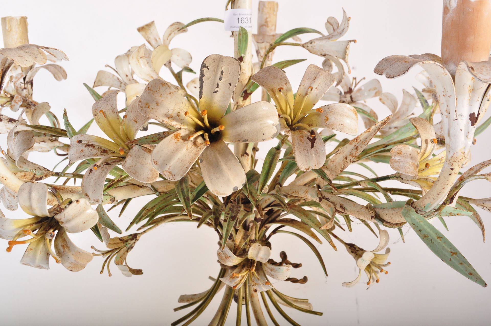 MID 20TH CENTURY ITALIAN TOLEWARE FLORAL CHANDELIER - Image 5 of 5