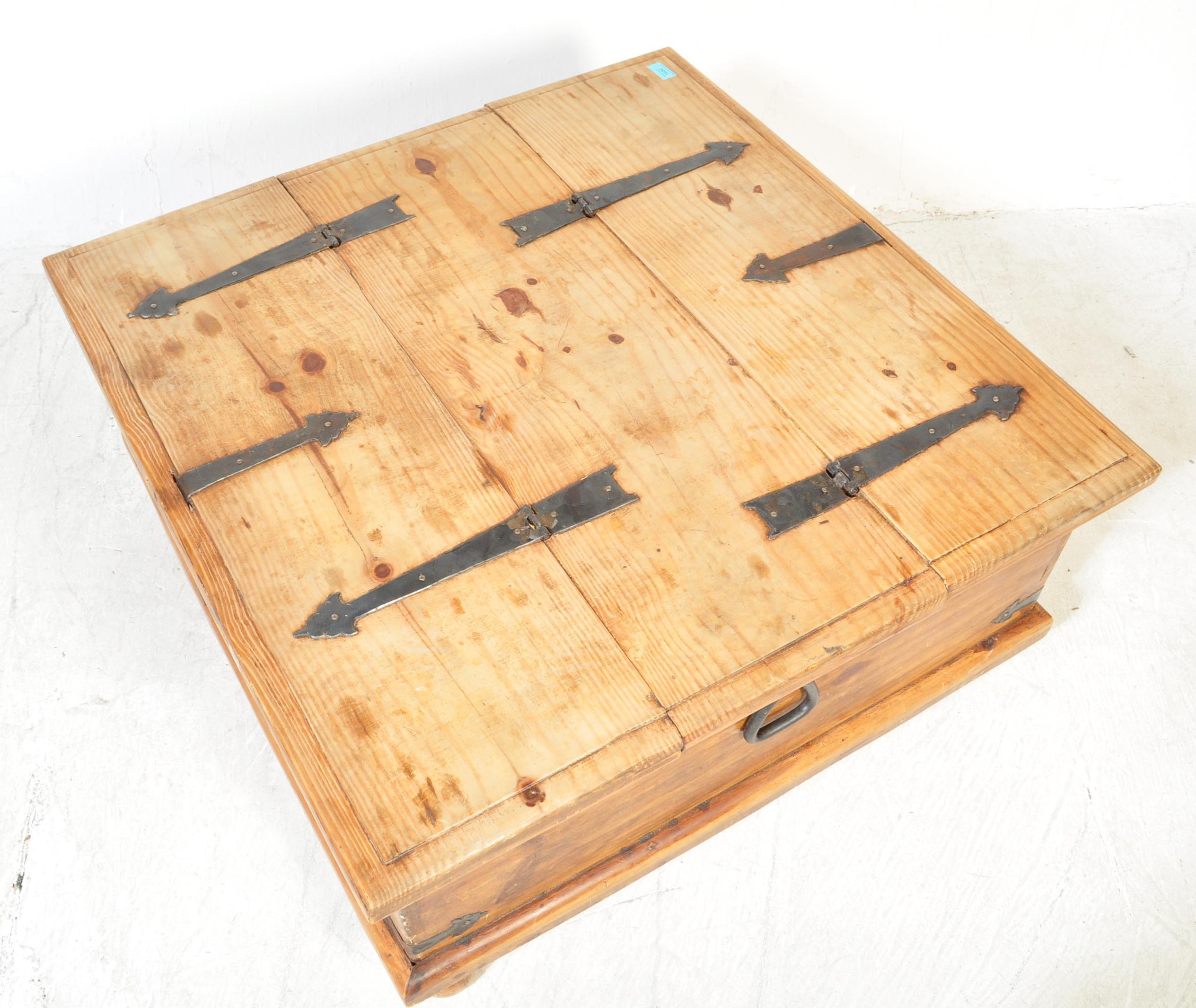 20TH CENTURY MEXICAN PINE PANDORA BOX STYLE COFFEE TABLE - Image 5 of 5