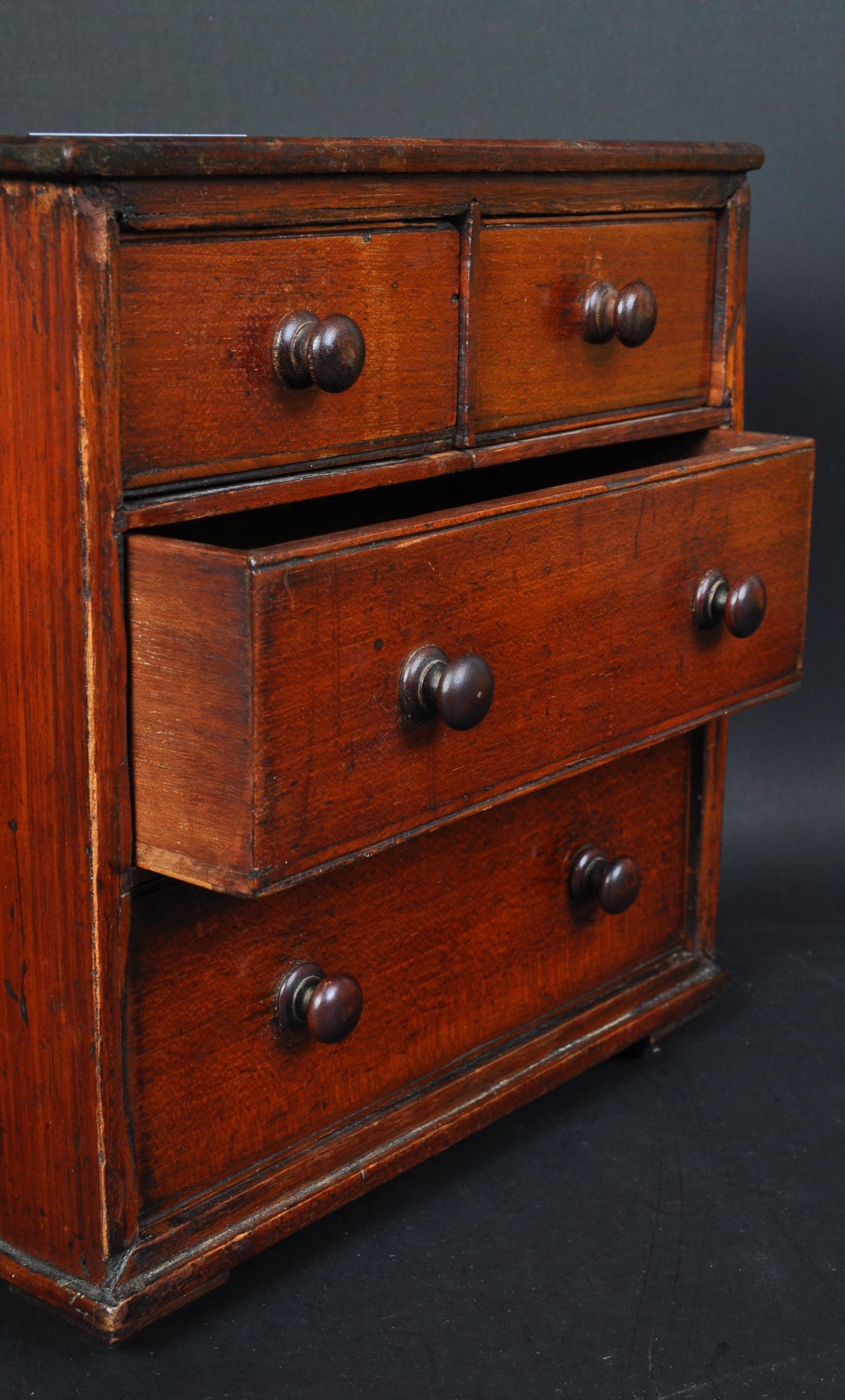 VICTORIAN OAK APPRENTICE CHEST OF DRAWERS - Image 3 of 5