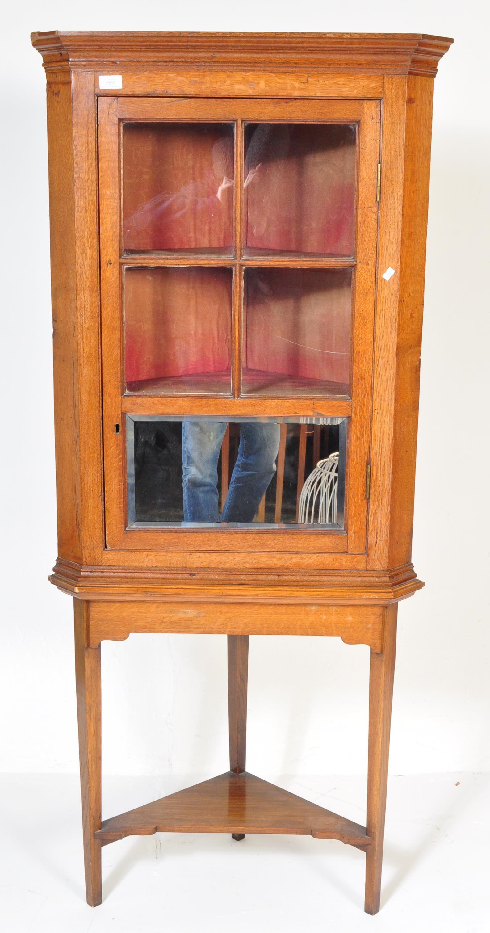 19TH CENTURY GEORGE III OAK CORNER CABINET ON STAND - Image 2 of 5