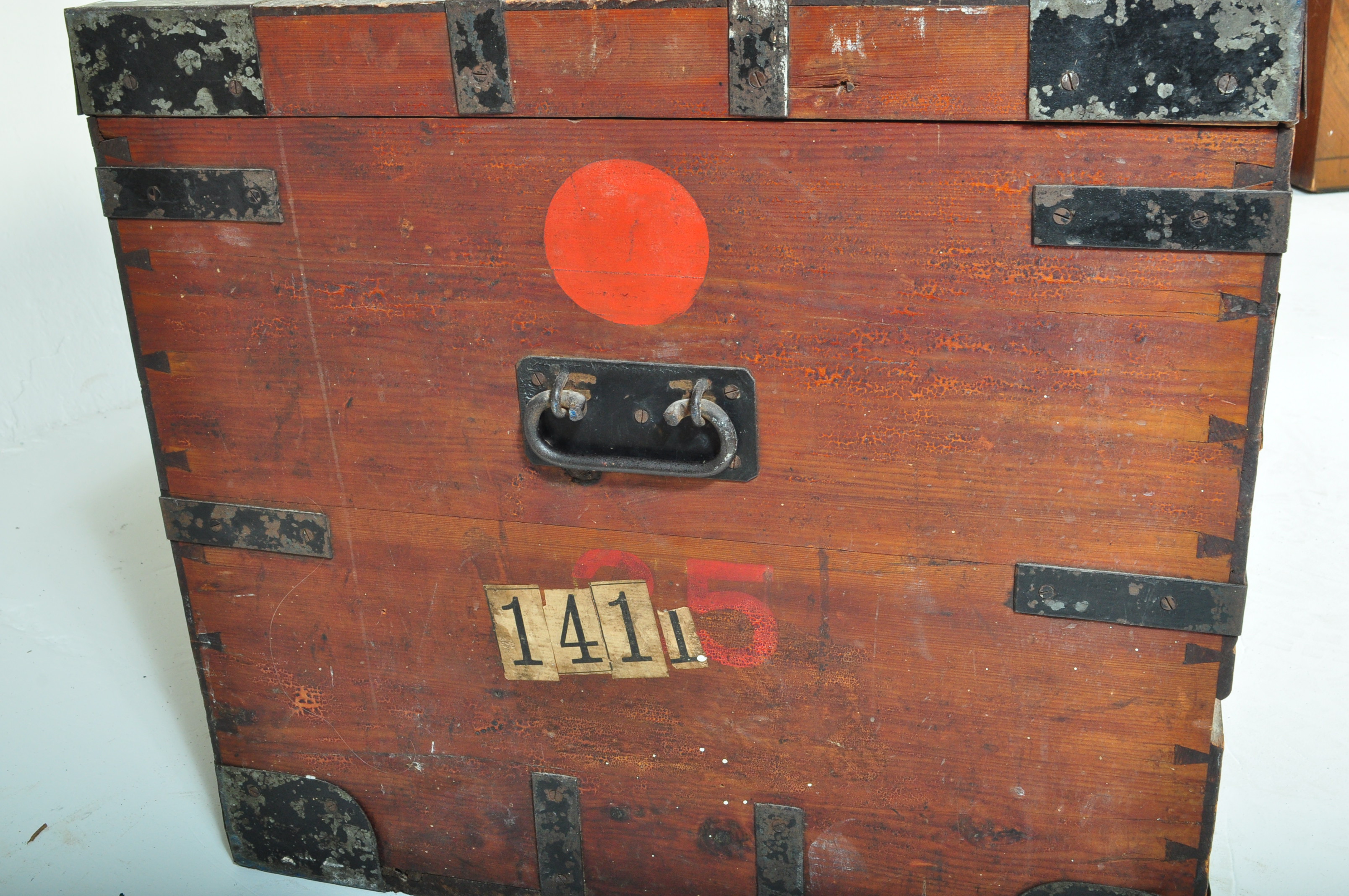 EARLY 20TH CENTURY CAMPAIGN - WORK BOX TRUNK CHEST - Image 6 of 6