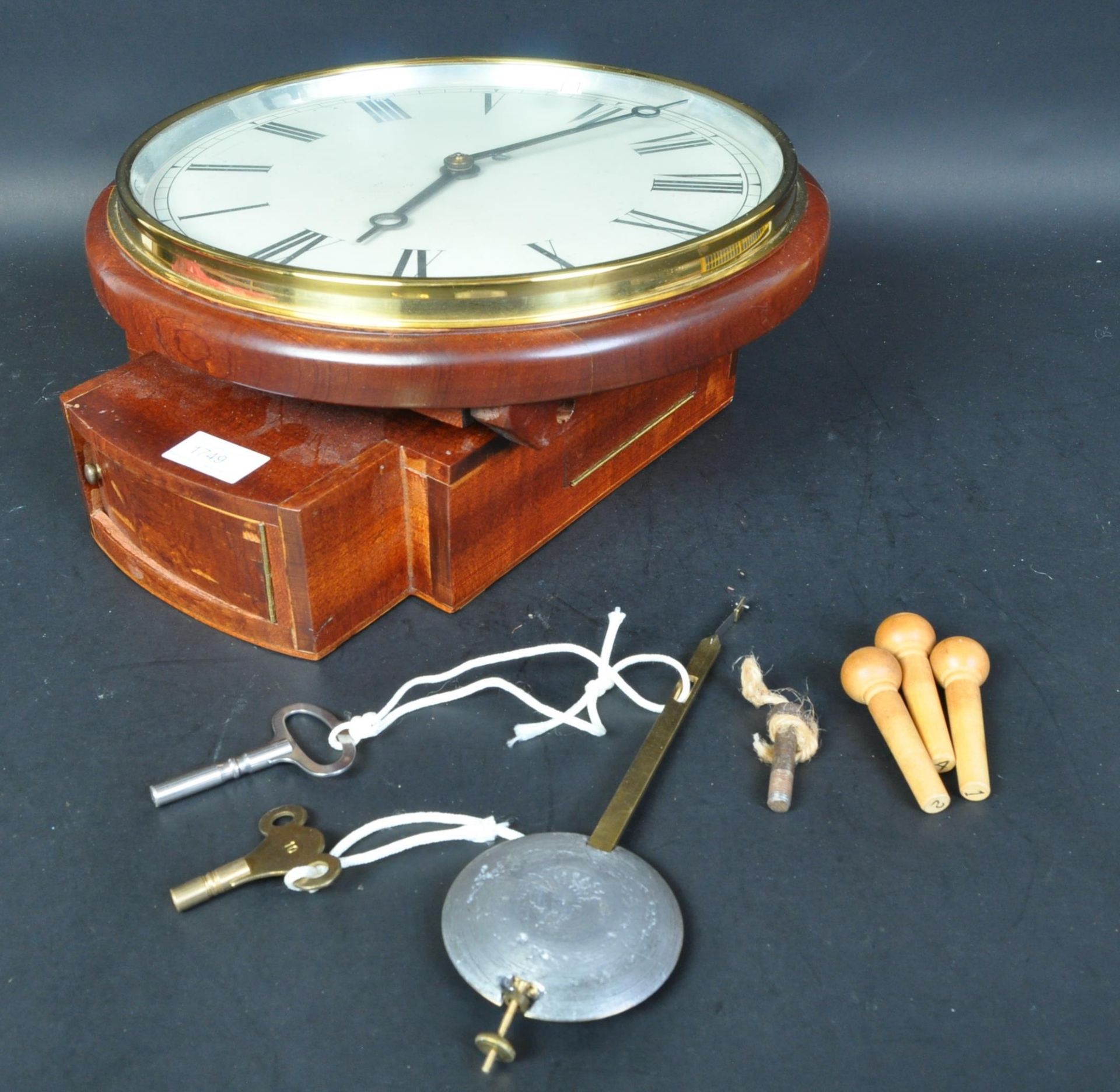 19TH CENTURY MAHOGANY CASED FUSEE STATION CLOCK - Bild 2 aus 5