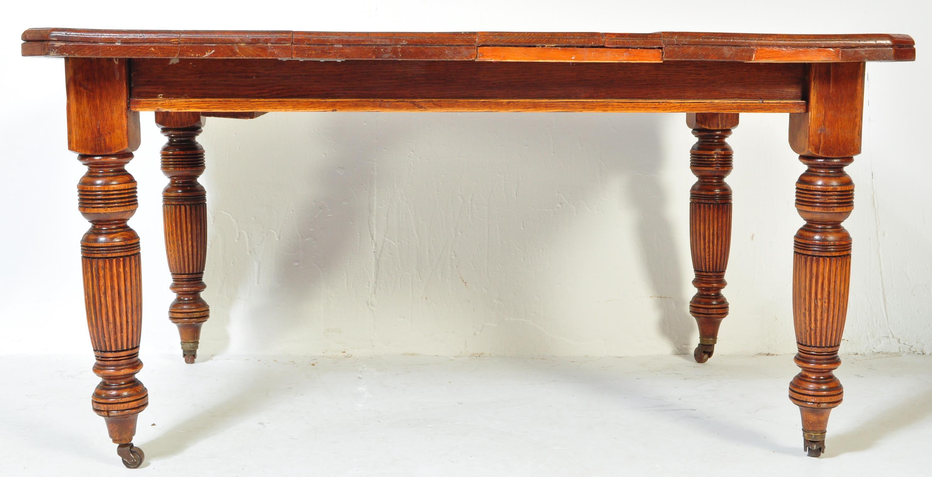 VICTORIAN 19TH CENTURY VICTORIAN FARMHOUSE DINING TABLE