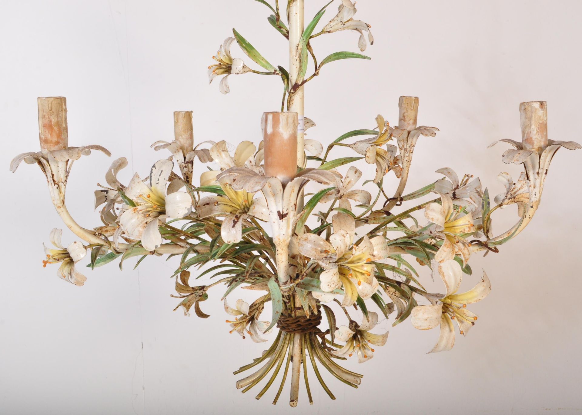 MID 20TH CENTURY ITALIAN TOLEWARE FLORAL CHANDELIER - Image 2 of 5