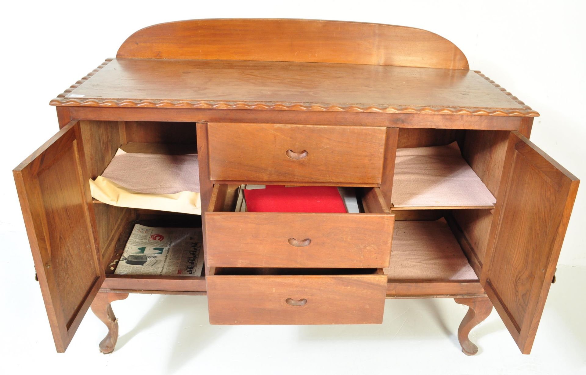 EARLY 20TH CENTURY SOUTH AFRICAN SIDEBOARD CREDENZA - Image 4 of 5