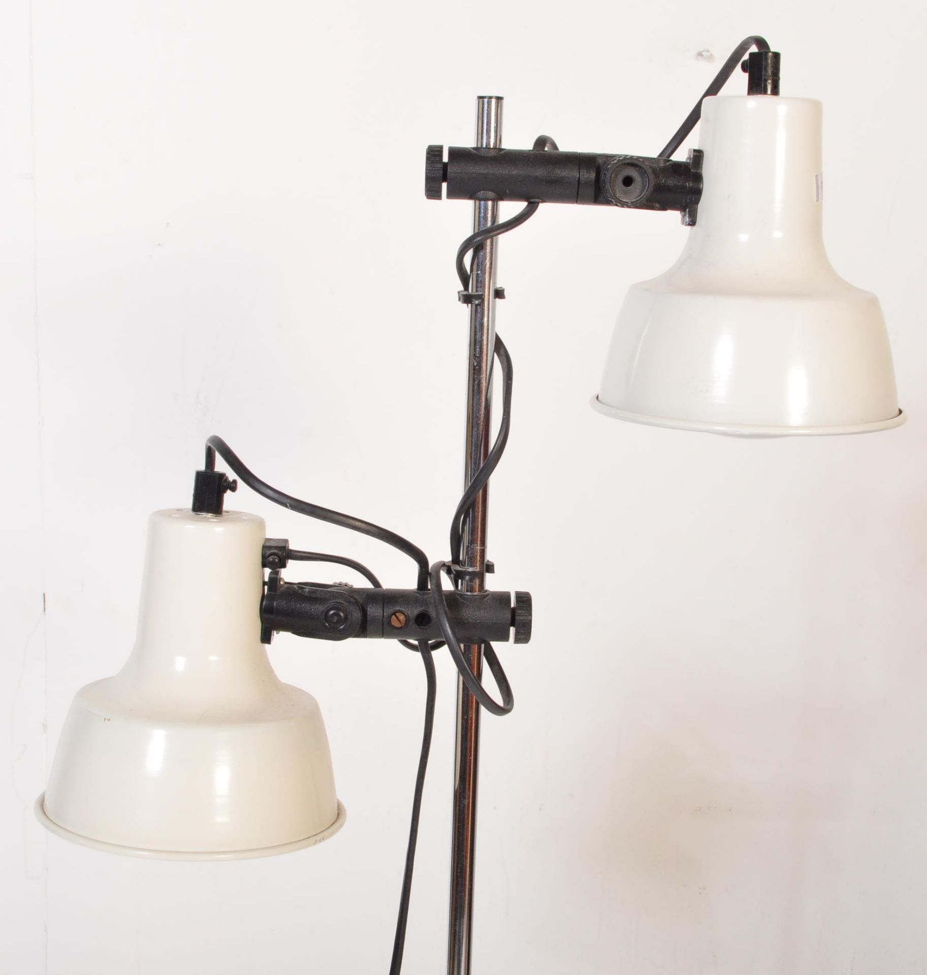 RETRO MID CENTURY DOUBLE SHADE STANDARD LAMP - Image 3 of 5