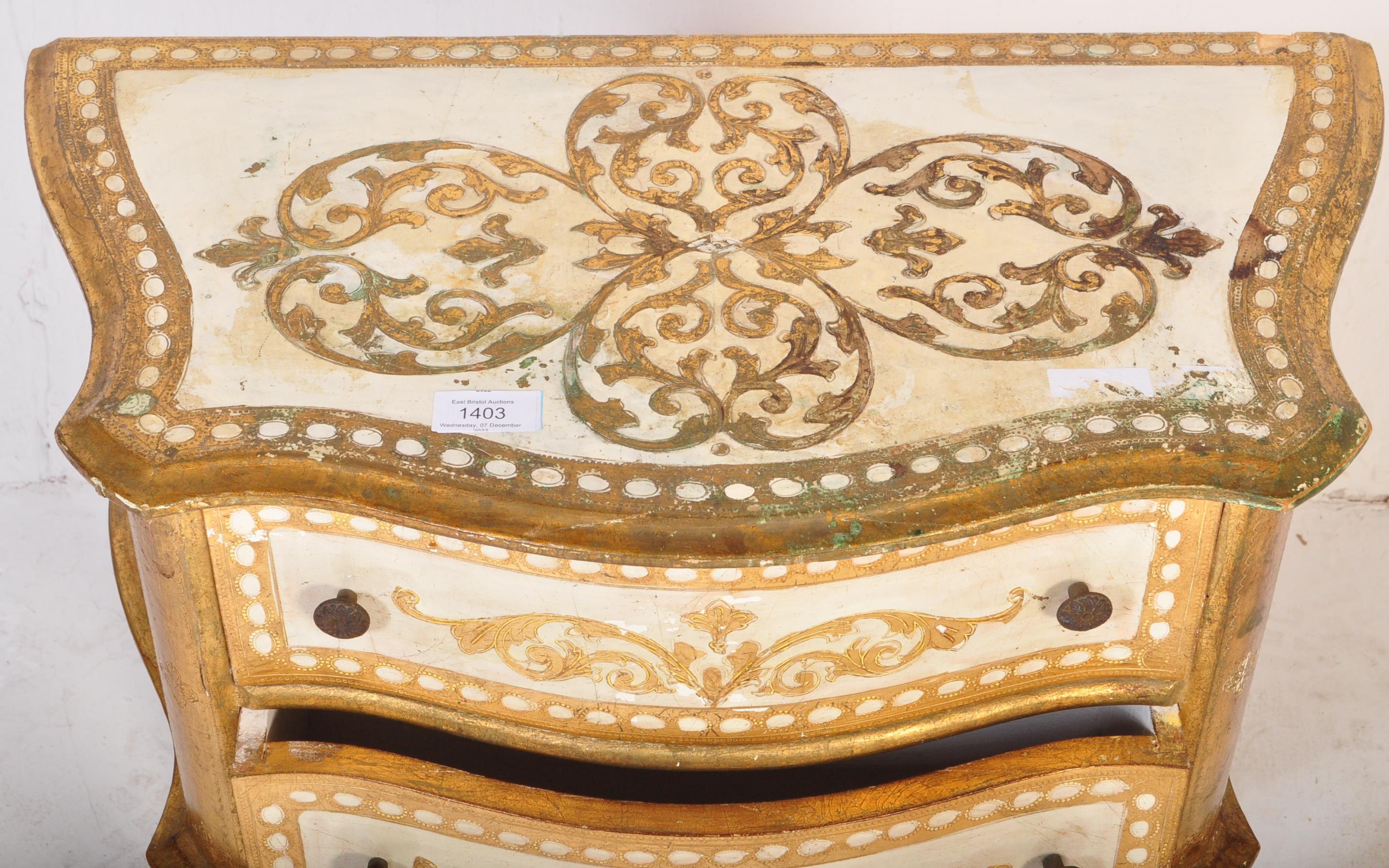 20TH CENTURY ITALIAN PAINTED GILT BEDSIDE CHEST OF DRAWERS - Image 4 of 5