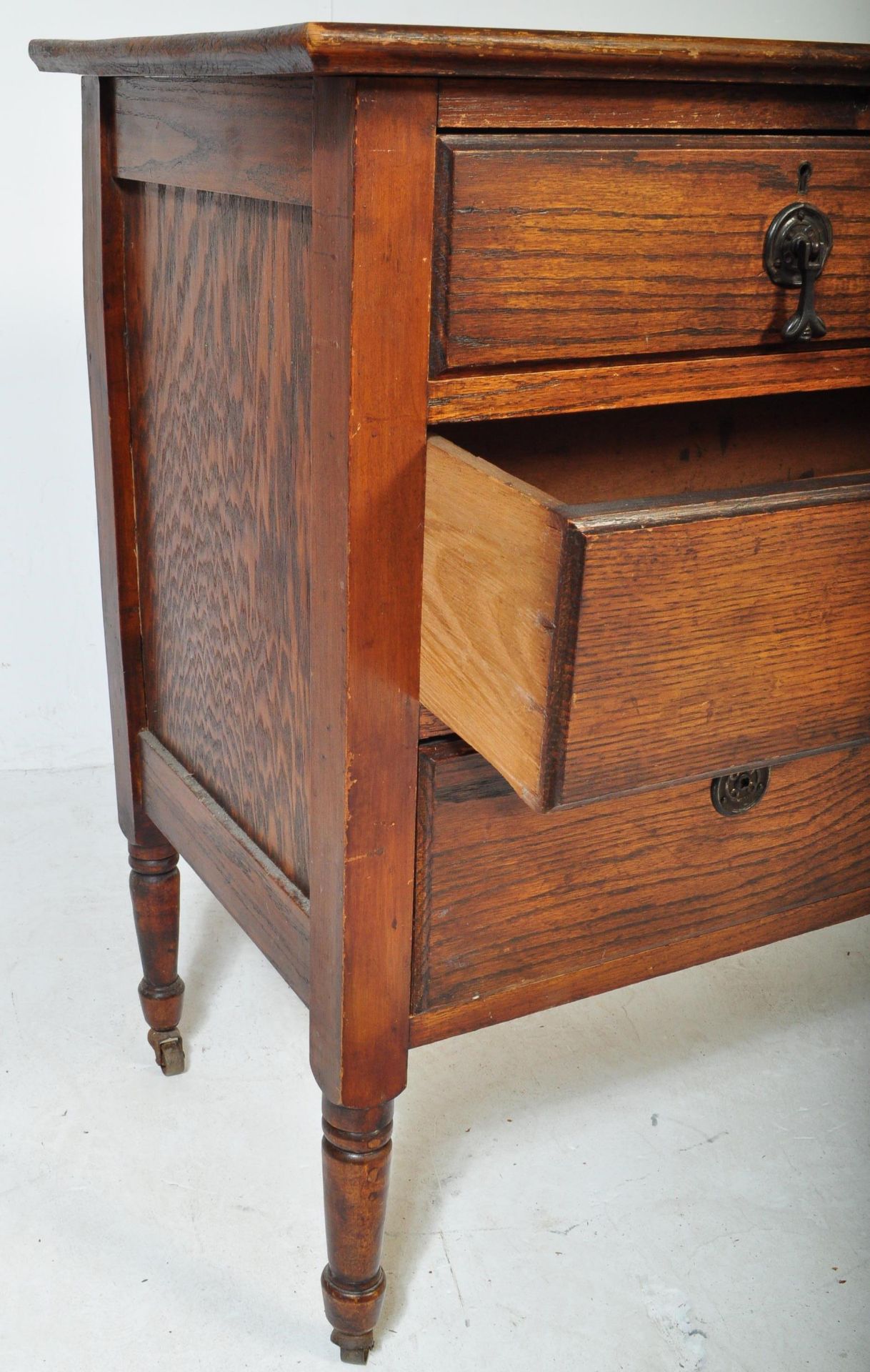 EARLY 20TH CENTURY JACOBEAN REVIVAL SIDEBOARD - Image 5 of 5