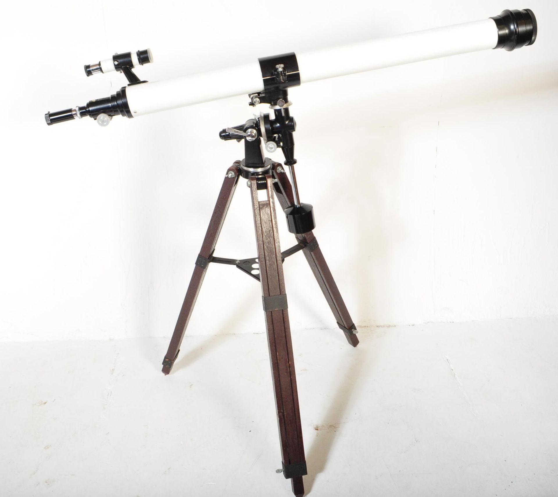 20TH CENTURY JAPANESE ASTRONOMICAL TELESCOPE - Image 2 of 7