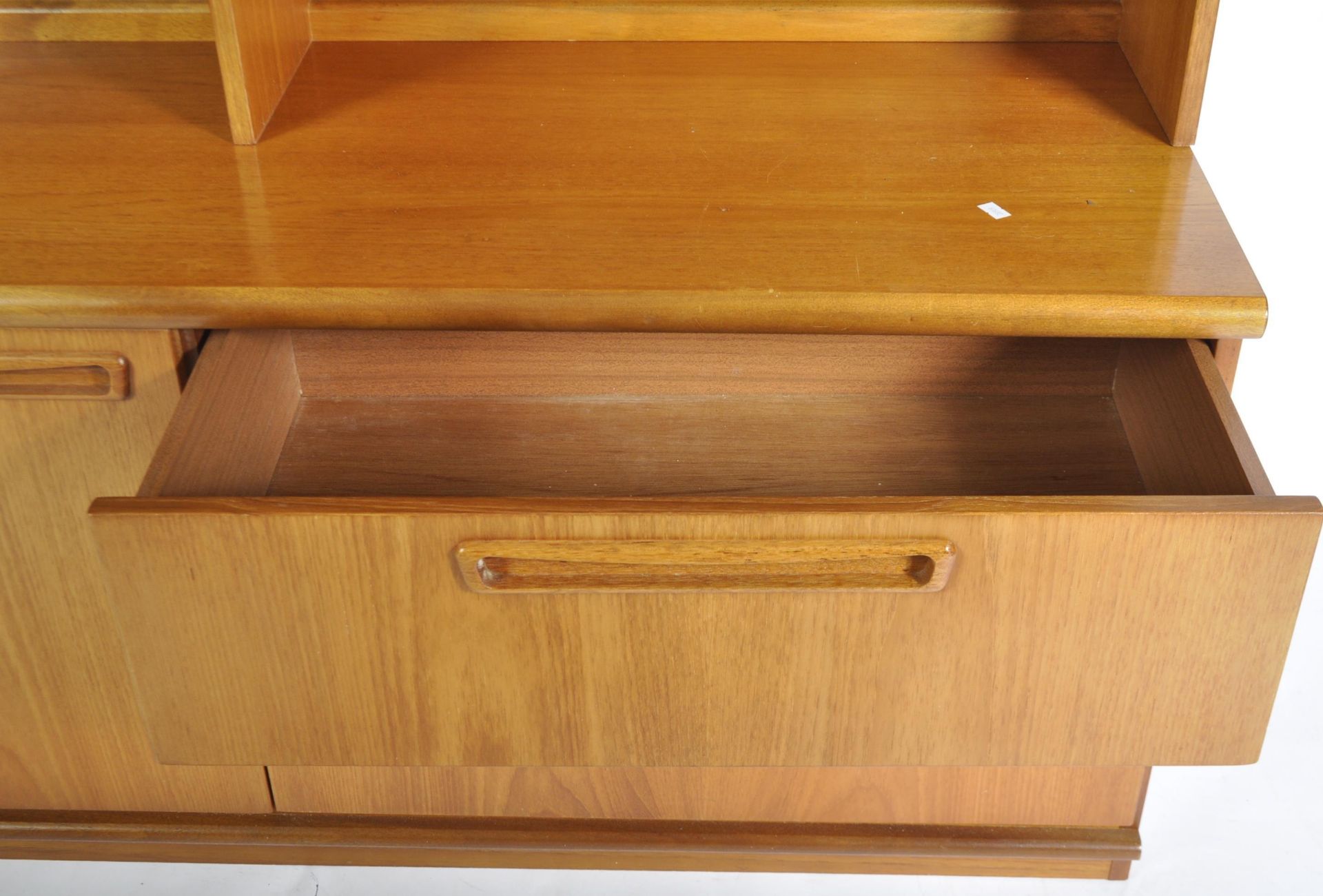 MEREDEW - BRITISH FURNITURE - TEAK HIGHBOARD UNIT - Image 3 of 5