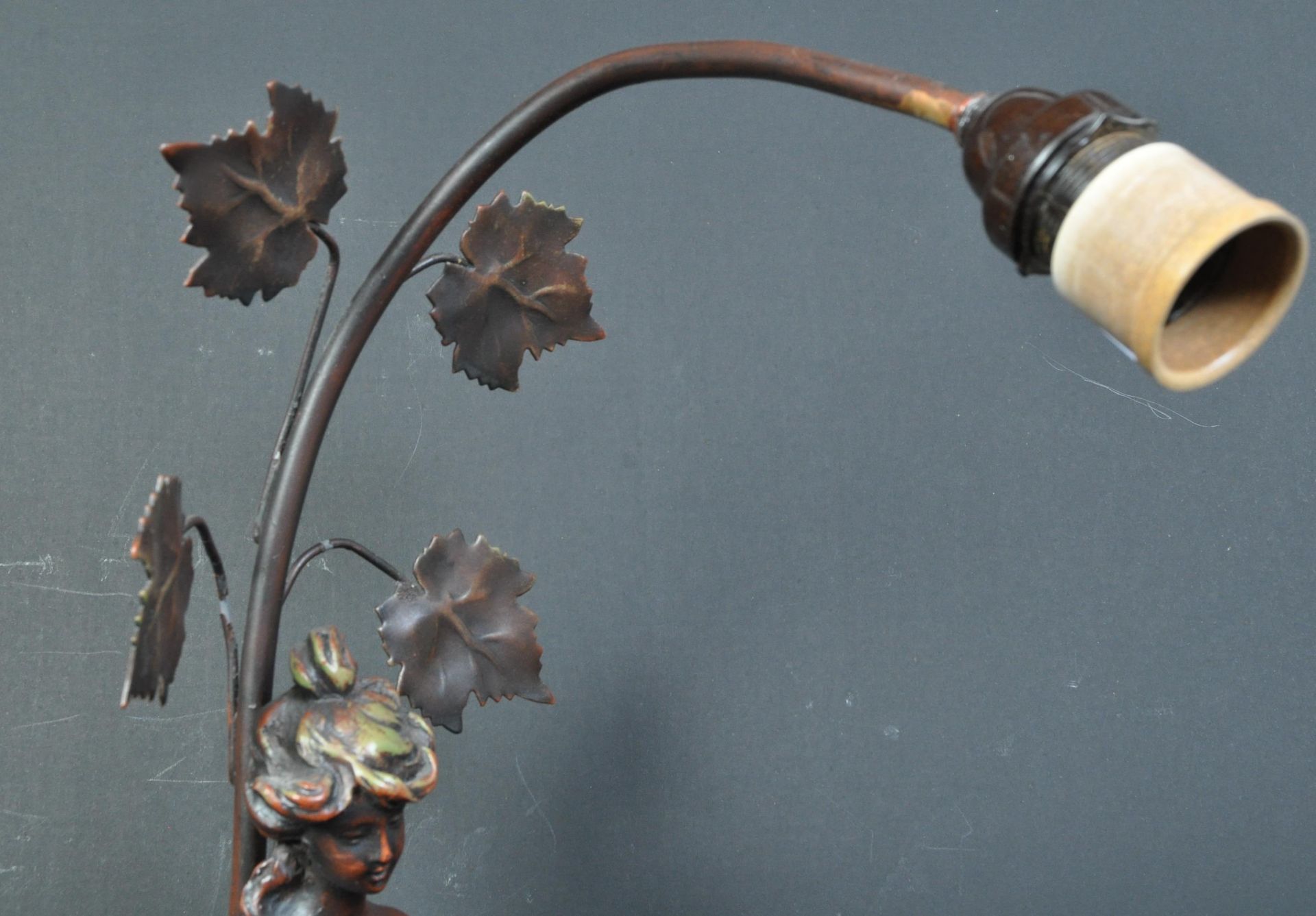 20TH CENTURY ART NOUVEAU BRONZE RESIN CAST LAMP LIGHT - Image 5 of 5