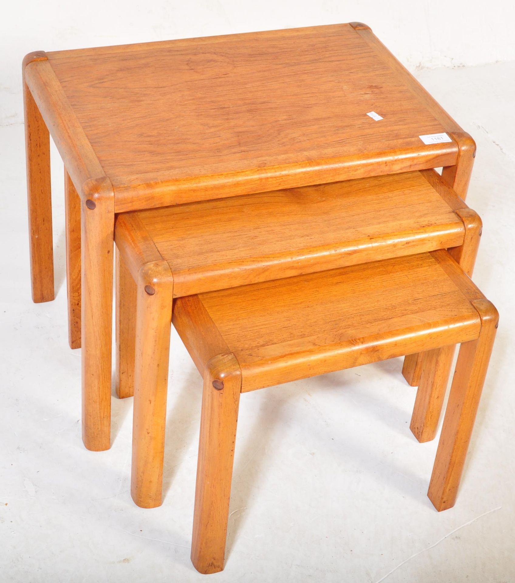 MID CENTURY 1960S TEAK NEST OF TABLES - Image 3 of 3