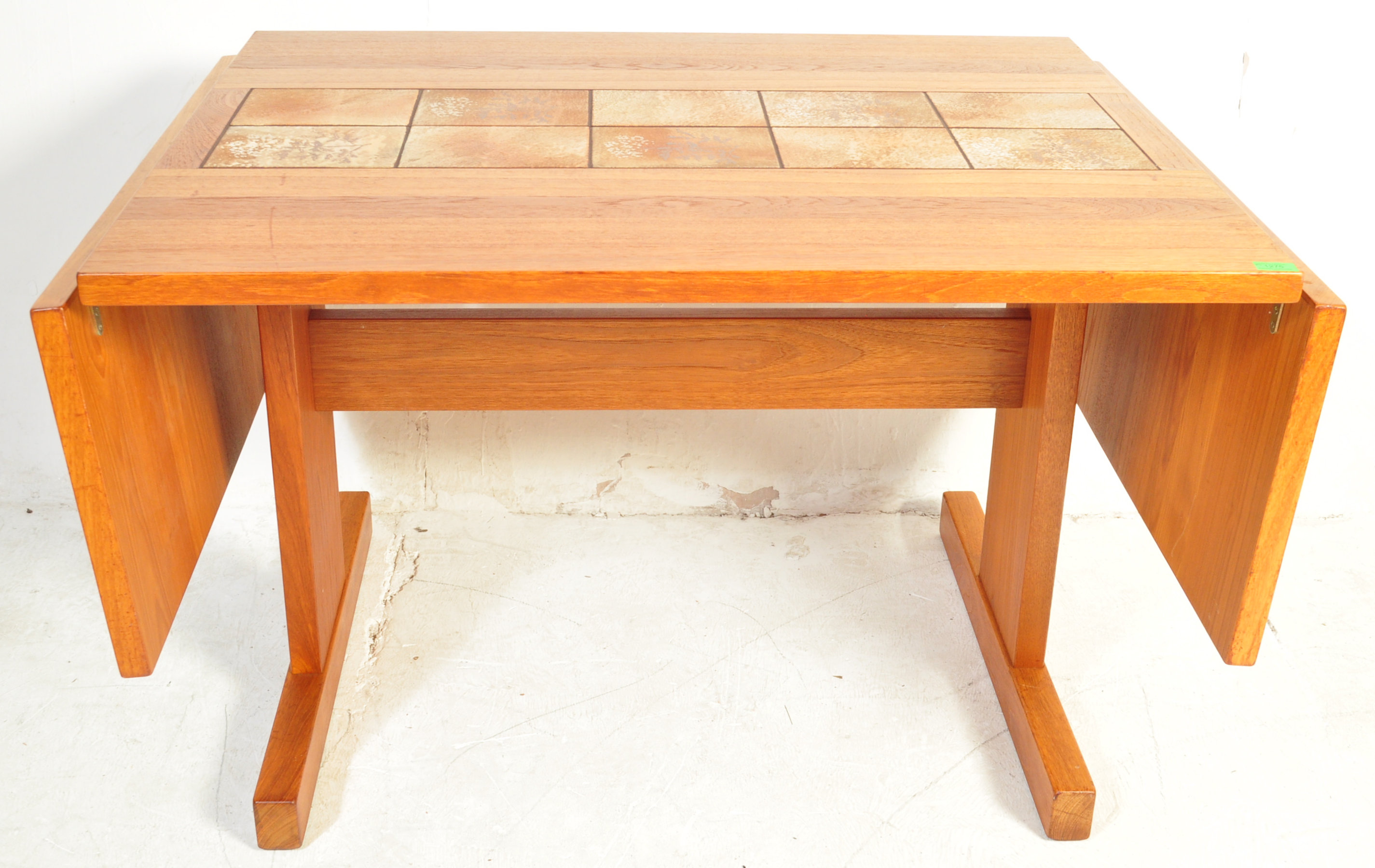 GANGSO MOBLER - MID CENTURY 1960S TEAK TILE TOP DINING TABLE - Image 5 of 5