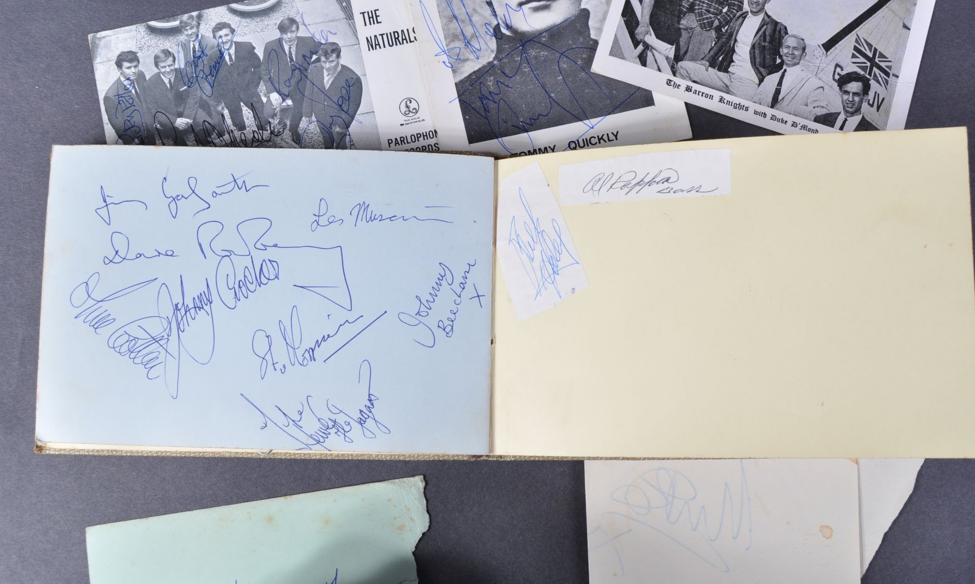 1960S MUSIC AUTOGRAPH ALBUMS - OBTAINED FROM DISCS-A-GOGO - Image 28 of 31