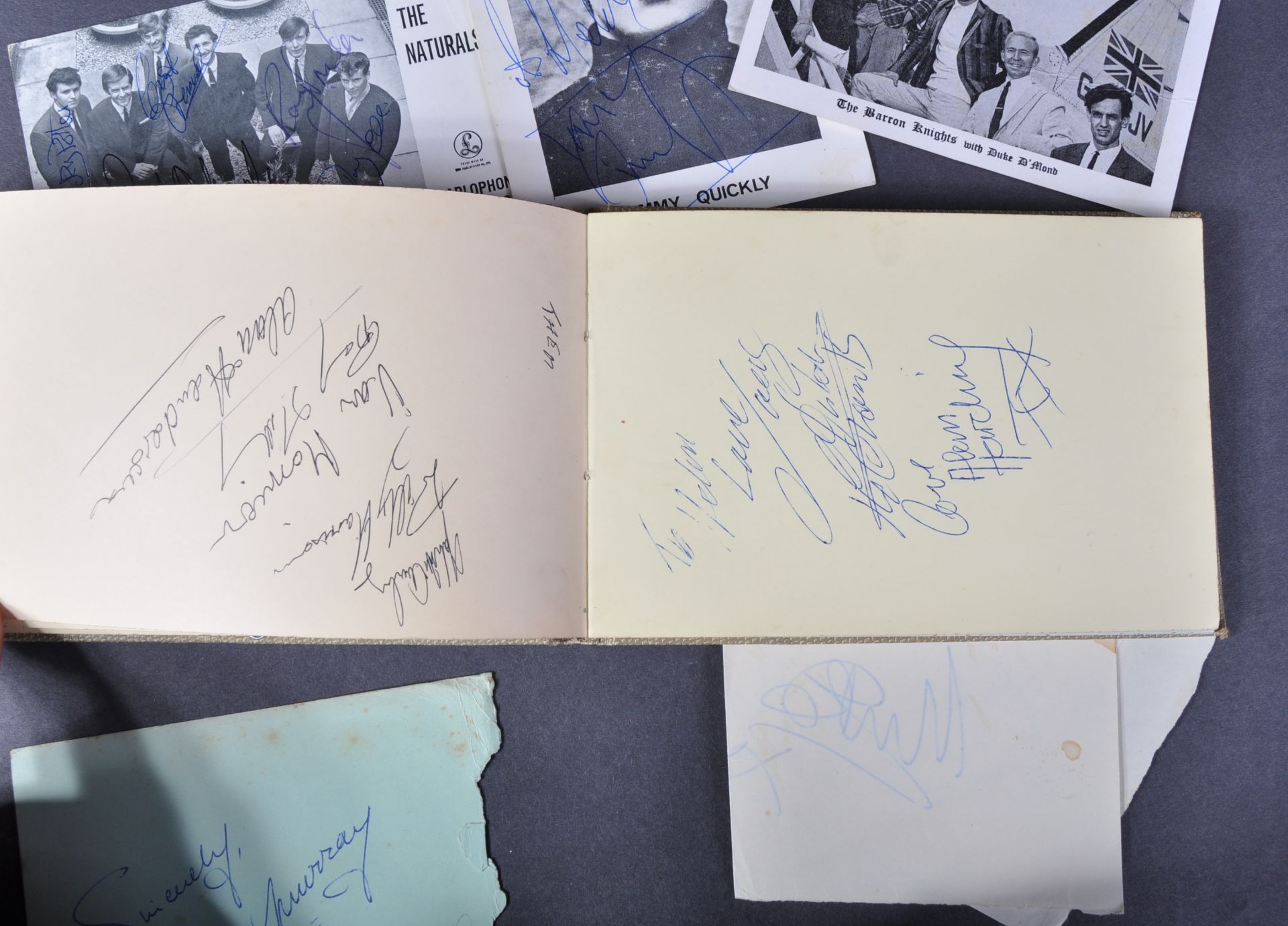 1960S MUSIC AUTOGRAPH ALBUMS - OBTAINED FROM DISCS-A-GOGO - Image 29 of 31