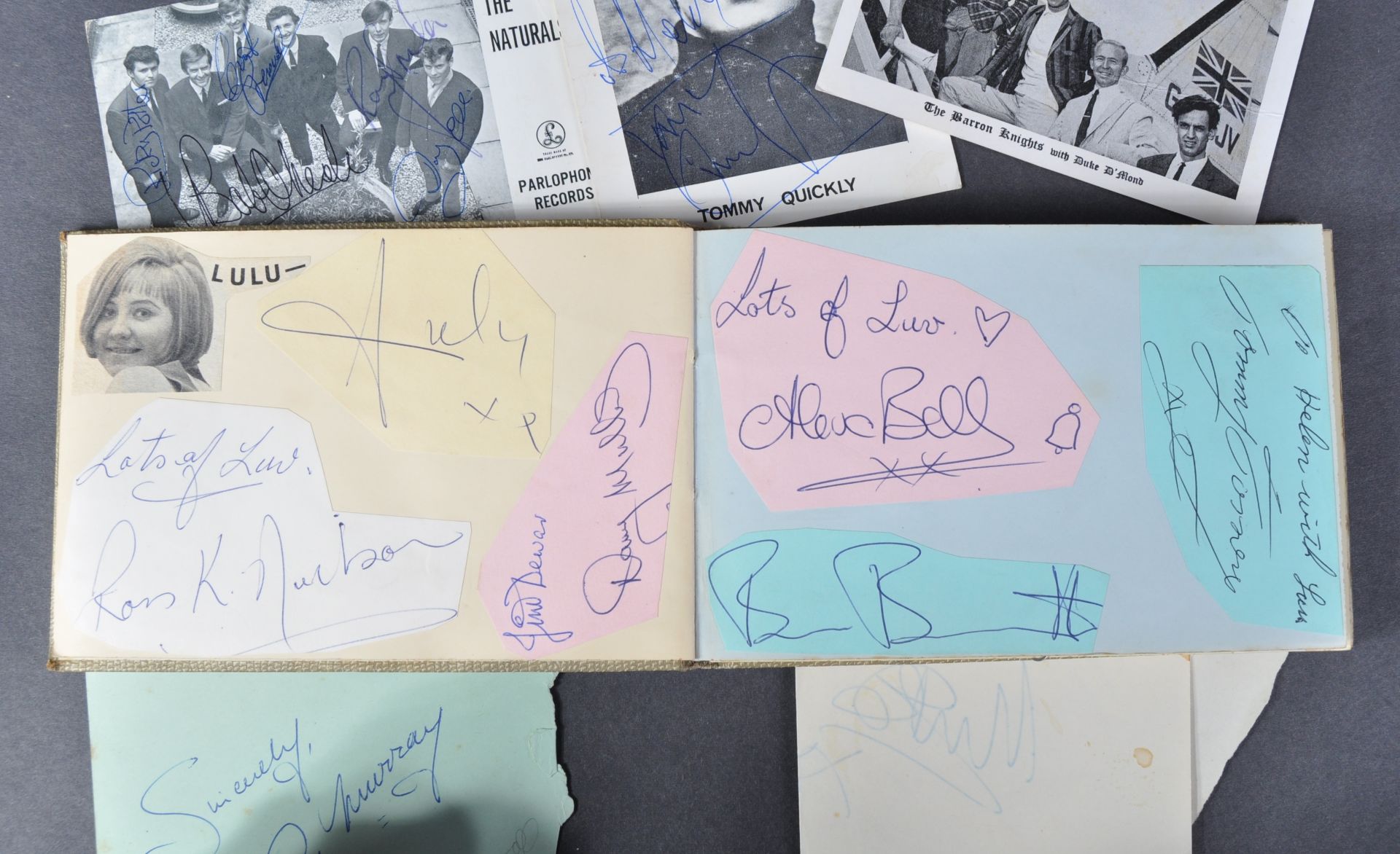 1960S MUSIC AUTOGRAPH ALBUMS - OBTAINED FROM DISCS-A-GOGO - Image 25 of 31
