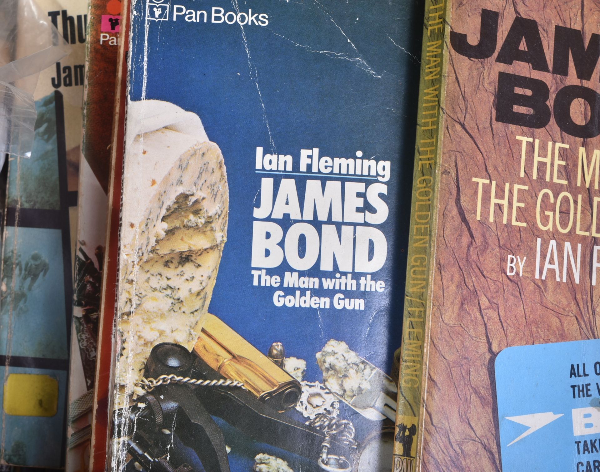 JAMES BOND - LARGE COLLECTION OF VINTAGE PAN BOOKS - Image 6 of 6
