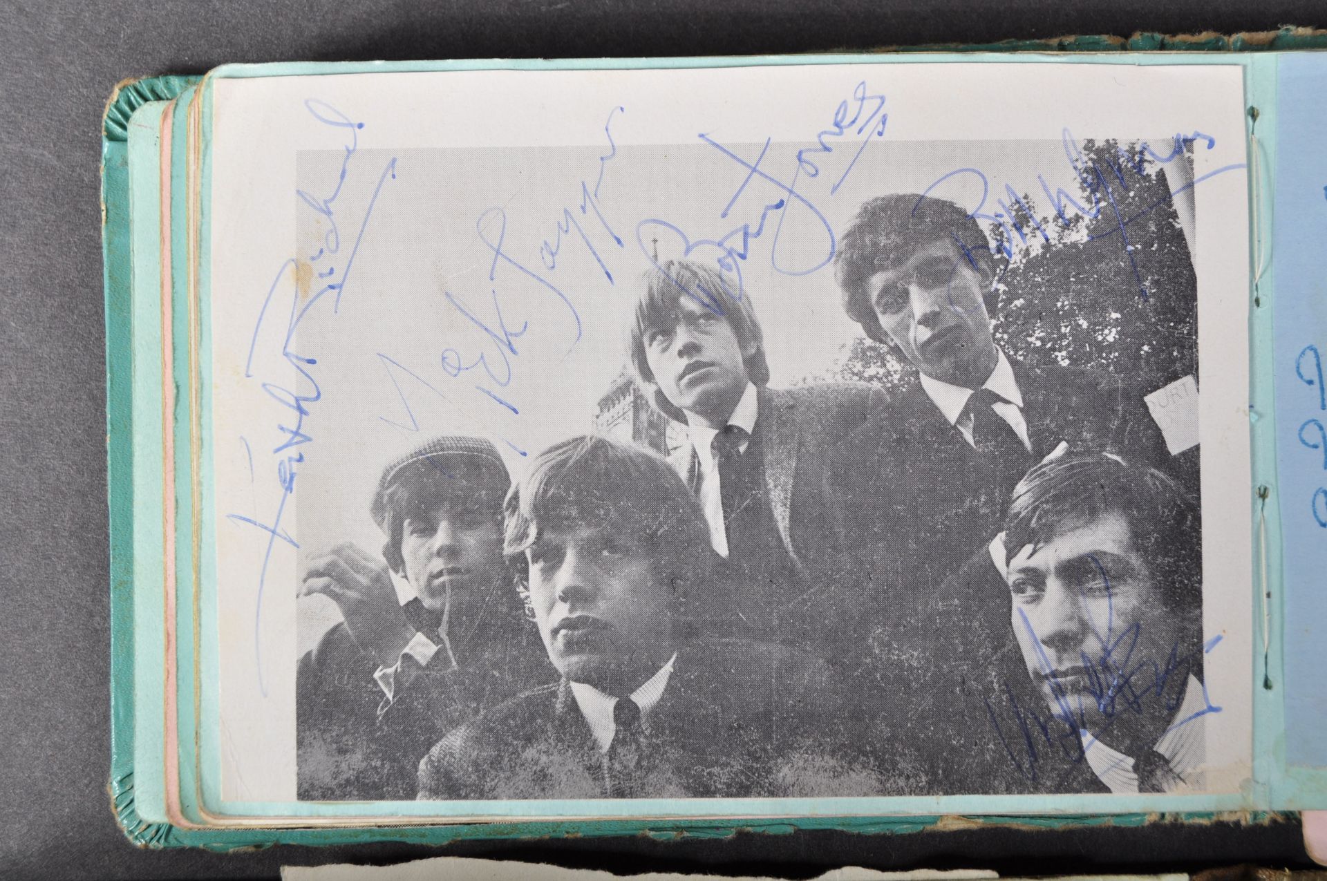 1960S MUSIC AUTOGRAPH ALBUMS - OBTAINED FROM DISCS-A-GOGO - Image 2 of 31