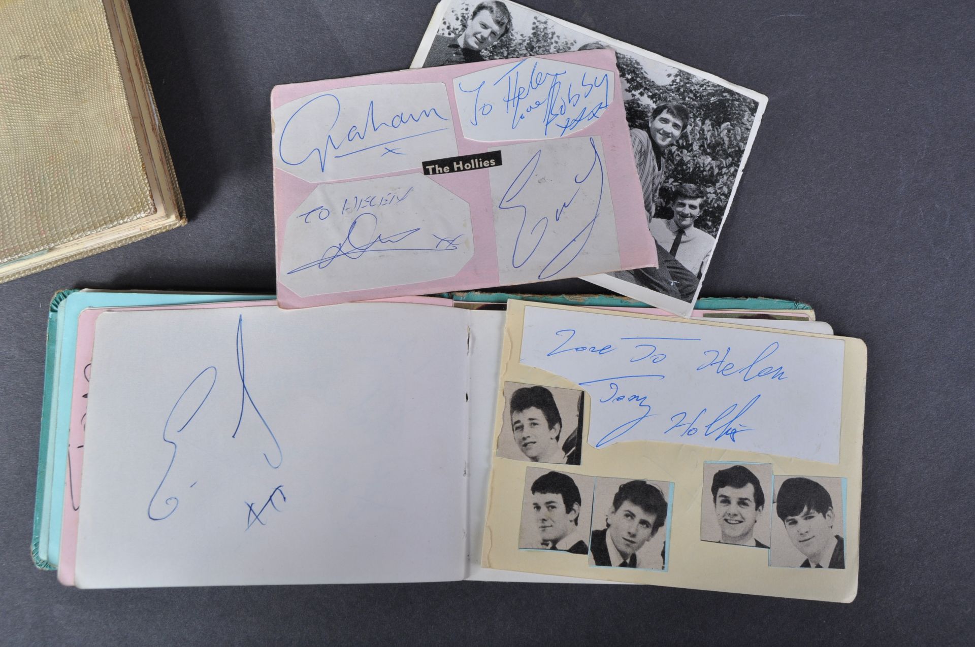 1960S MUSIC AUTOGRAPH ALBUMS - OBTAINED FROM DISCS-A-GOGO - Image 19 of 31