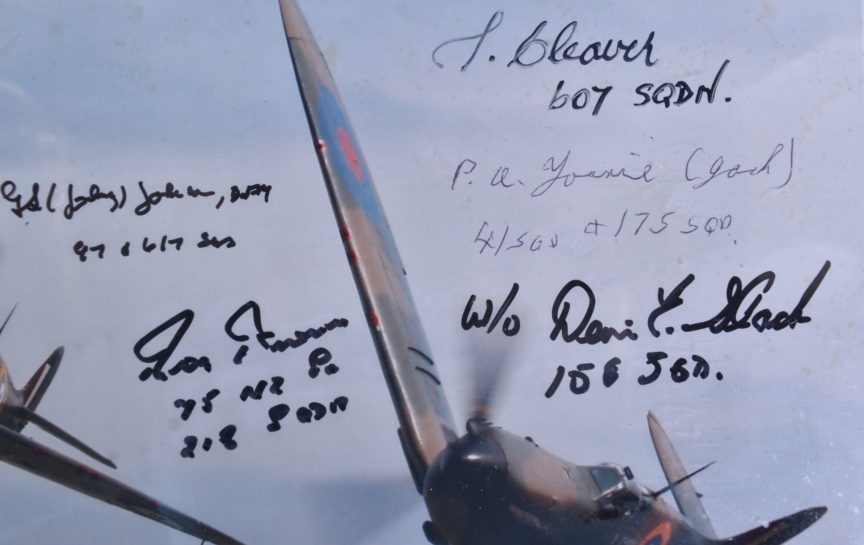 WW2 VETERANS / PILOTS - MULTI-SIGNED BATTLE OF BRITAIN PHOTO - Image 2 of 5