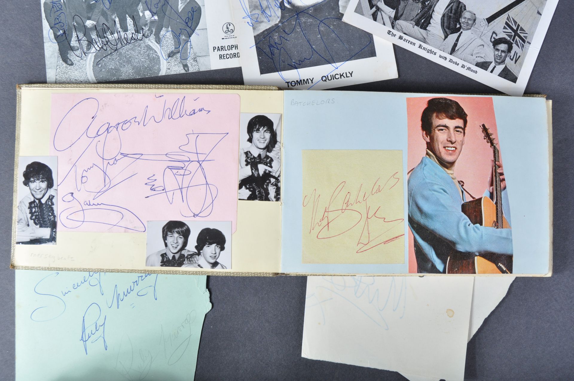 1960S MUSIC AUTOGRAPH ALBUMS - OBTAINED FROM DISCS-A-GOGO - Image 21 of 31