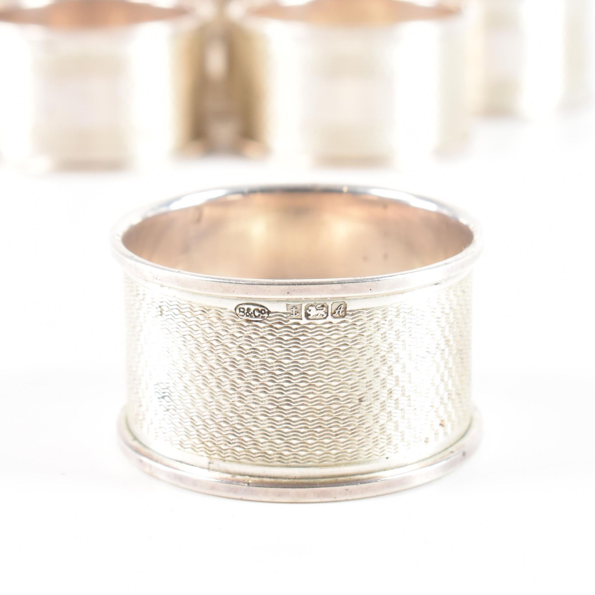 SET OF HALLMARKED SILVER NAPKIN RINGS - Image 3 of 3