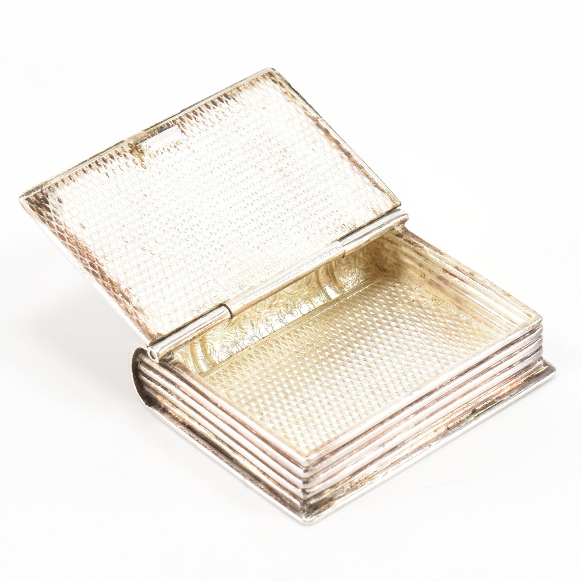 SILVER PLATED SNUFF BOX IN THE FORM OF A BOOK - Image 2 of 3