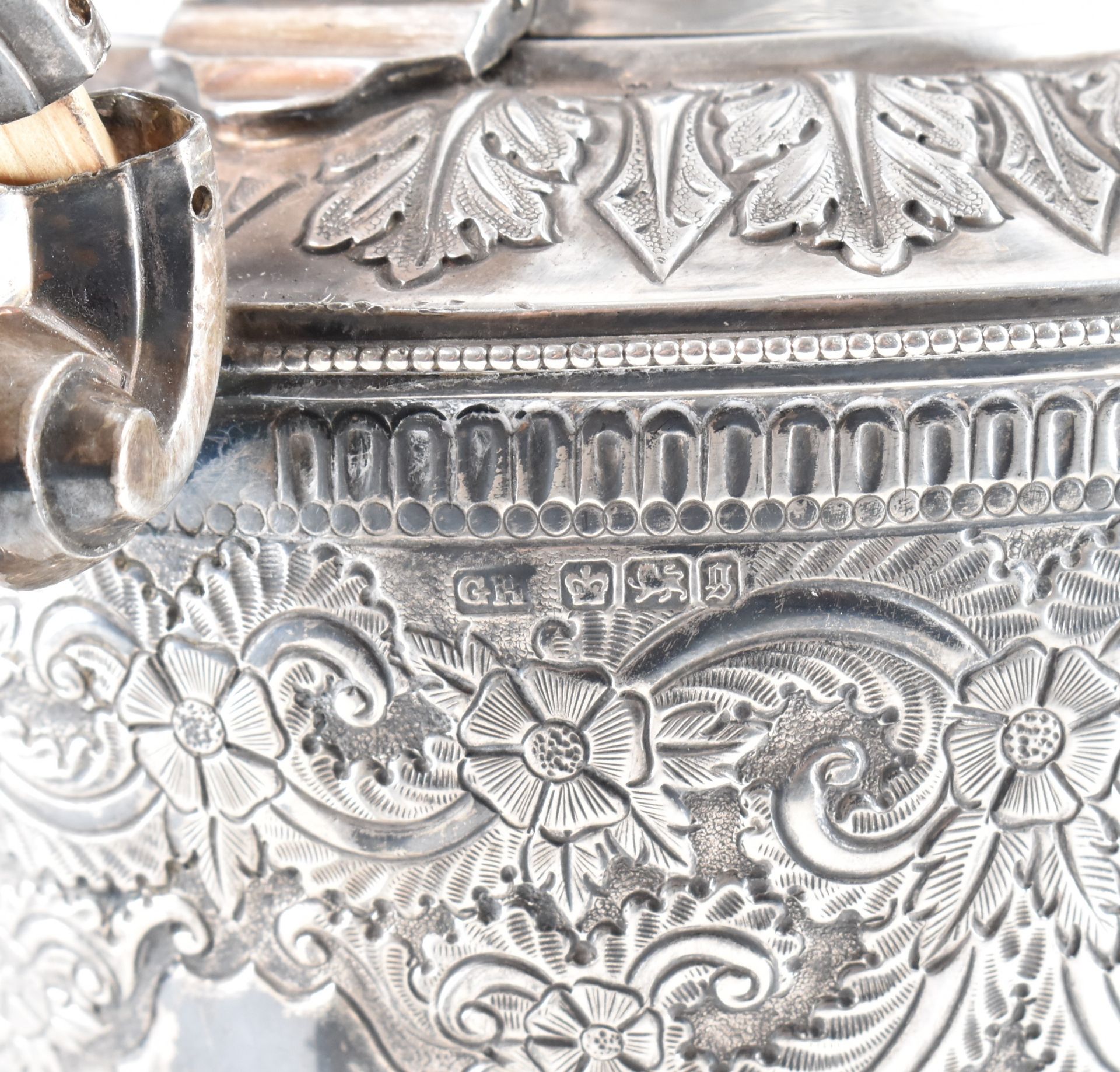 HALLMARKED VICTORIAN SILVER TEAPOT - Image 4 of 4