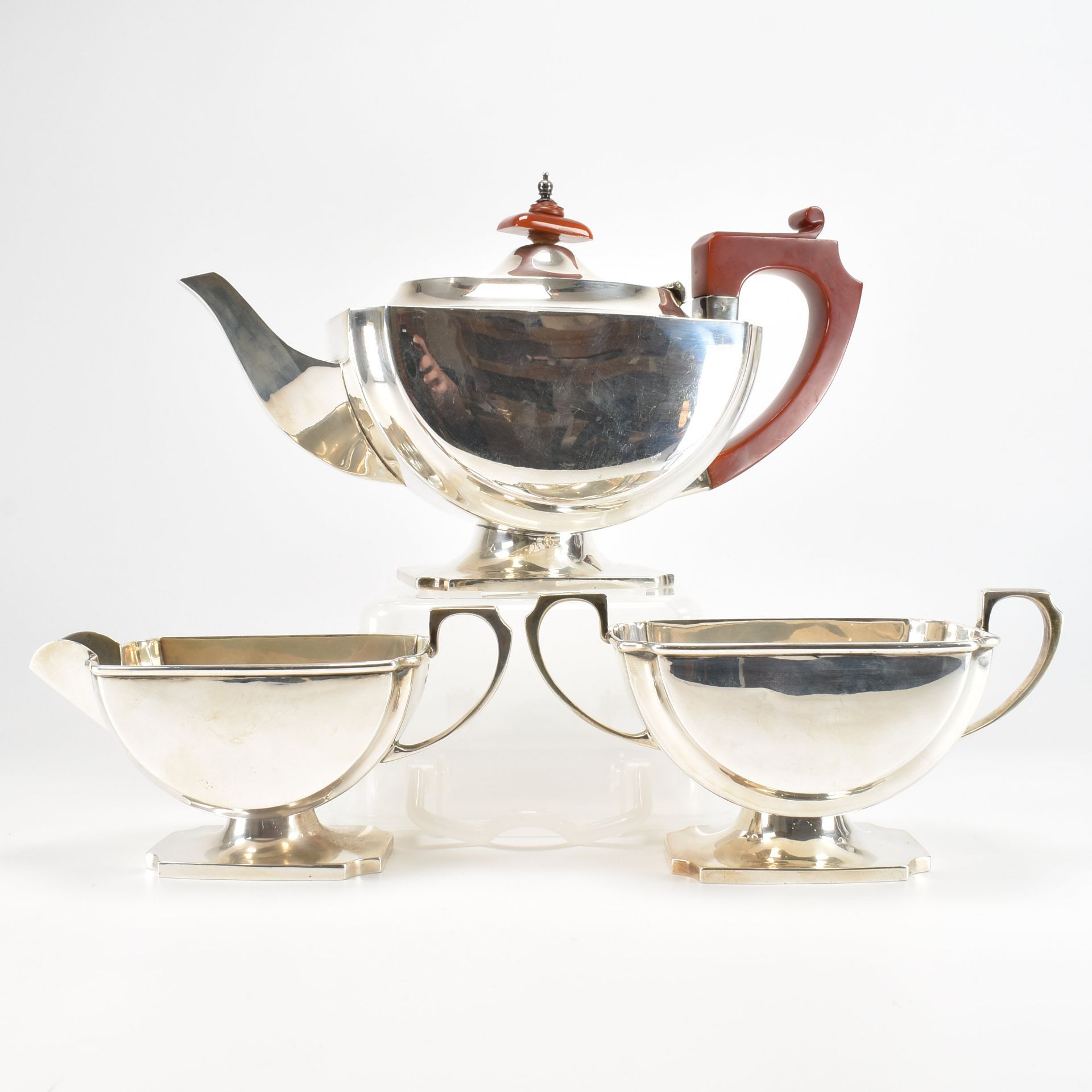 A GEORGE V SILVER TEAPOT WITH SUGAR BOWL & CREAMER - Image 7 of 7