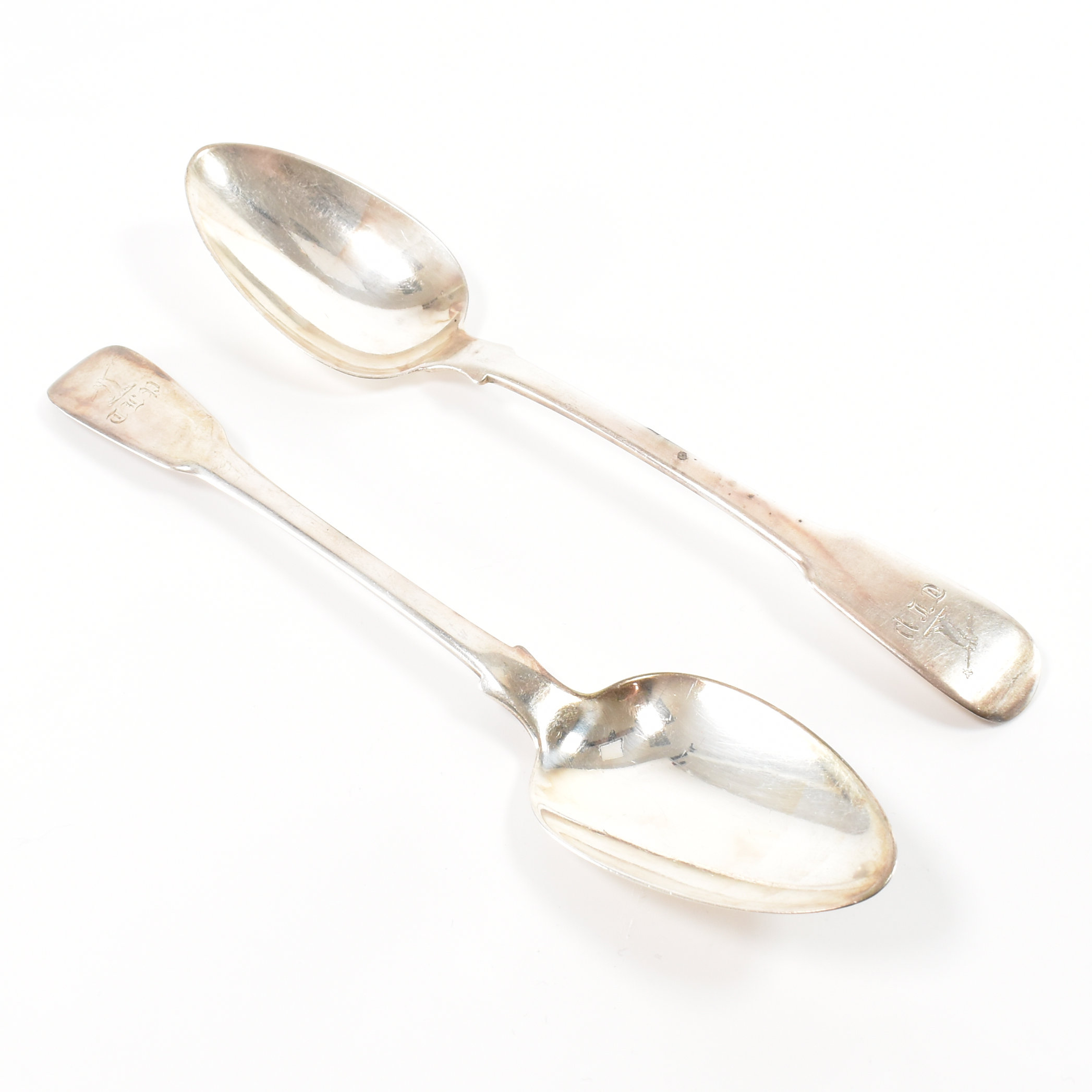 A PAIR OF GEORGE III HALLMARKED SILVER SERVING SPOONS