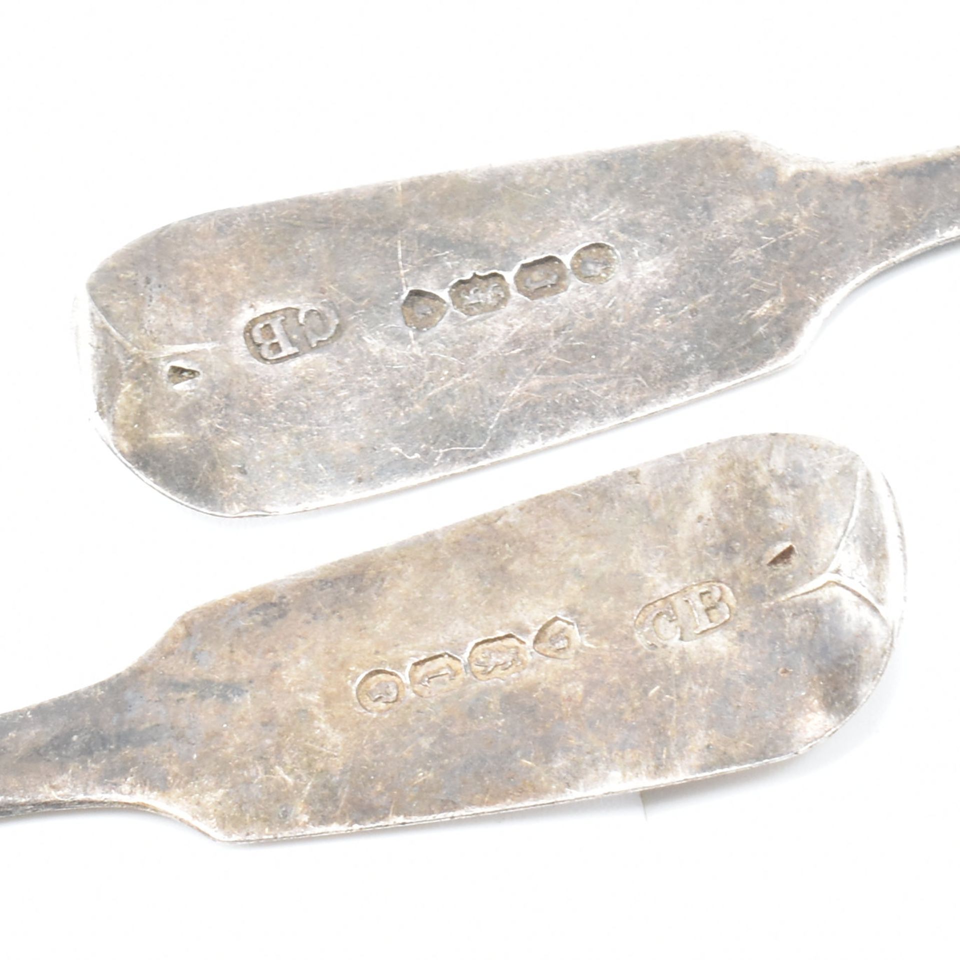 TWO VICTORIAN HALLMARKED SILVER SPOONS - Image 3 of 3