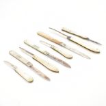 GROUP OF HALLMARKED SILVER MOTHER OF PEARL FRUIT KNIVES