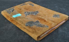 EARLY 20TH CENTURY ART NOUVEAU LEATHER POUCH