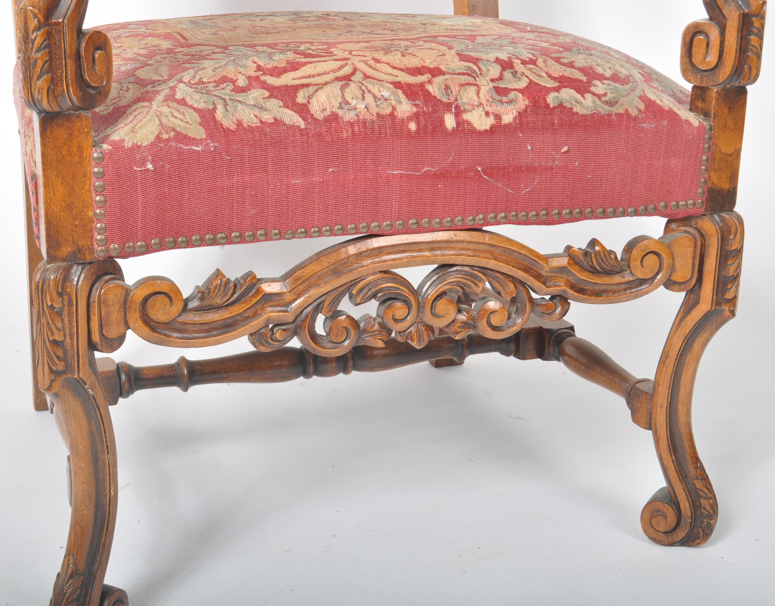 LARGE 19TH CENTURY WALNUT & TAPESTRY THRONE ARMCHAIR - Image 6 of 6